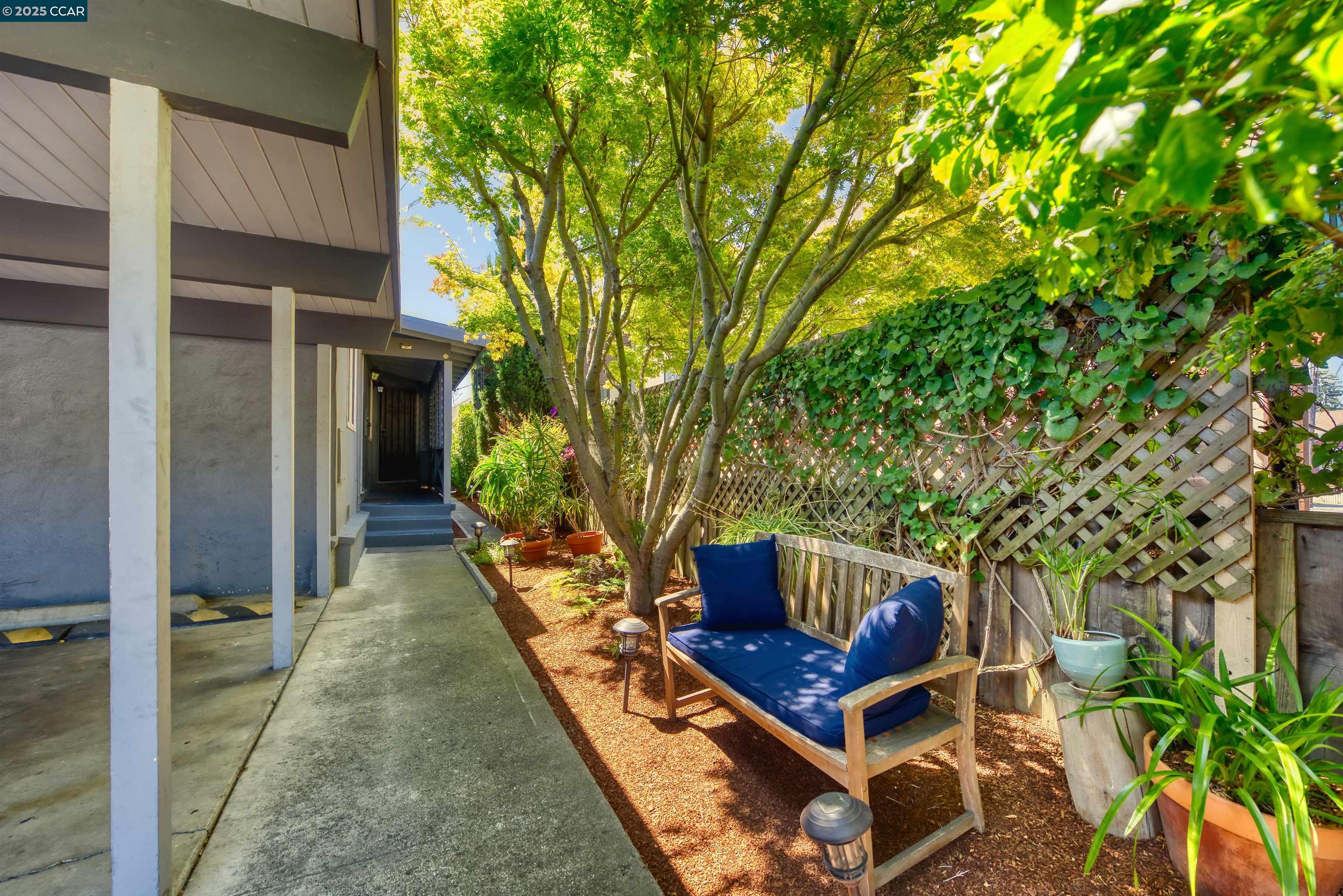 Detail Gallery Image 6 of 26 For 2416-2418 Kingsland Ave, Oakland,  CA 94601 - – Beds | – Baths