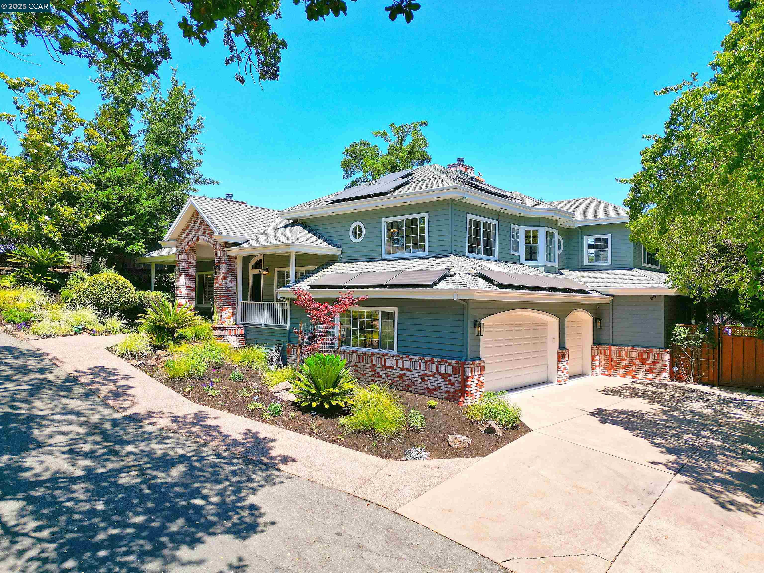 Detail Gallery Image 2 of 60 For 421 Twin Oaks Ln, Walnut Creek,  CA 94596 - 5 Beds | 3/1 Baths