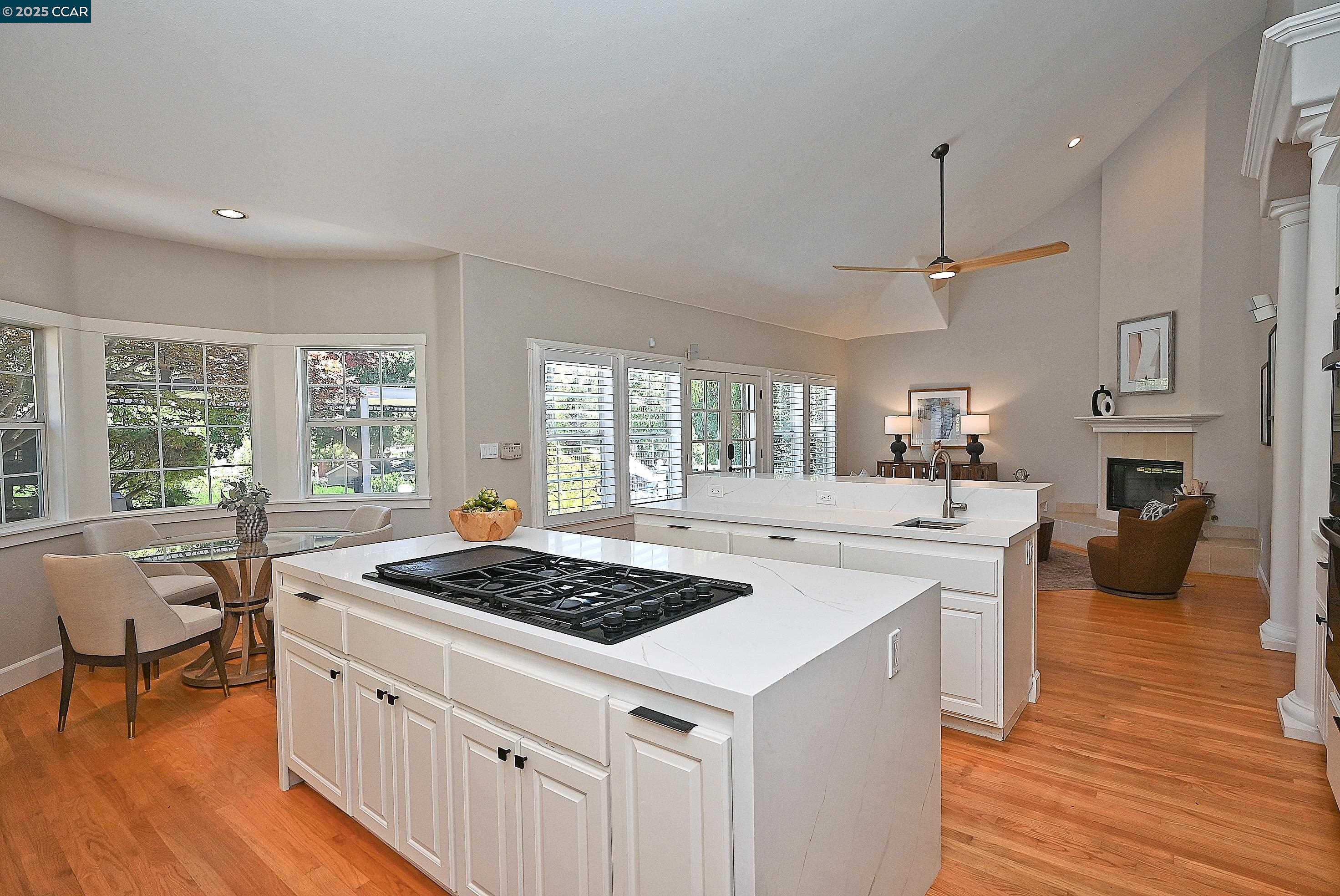 Detail Gallery Image 13 of 60 For 421 Twin Oaks Ln, Walnut Creek,  CA 94596 - 5 Beds | 3/1 Baths