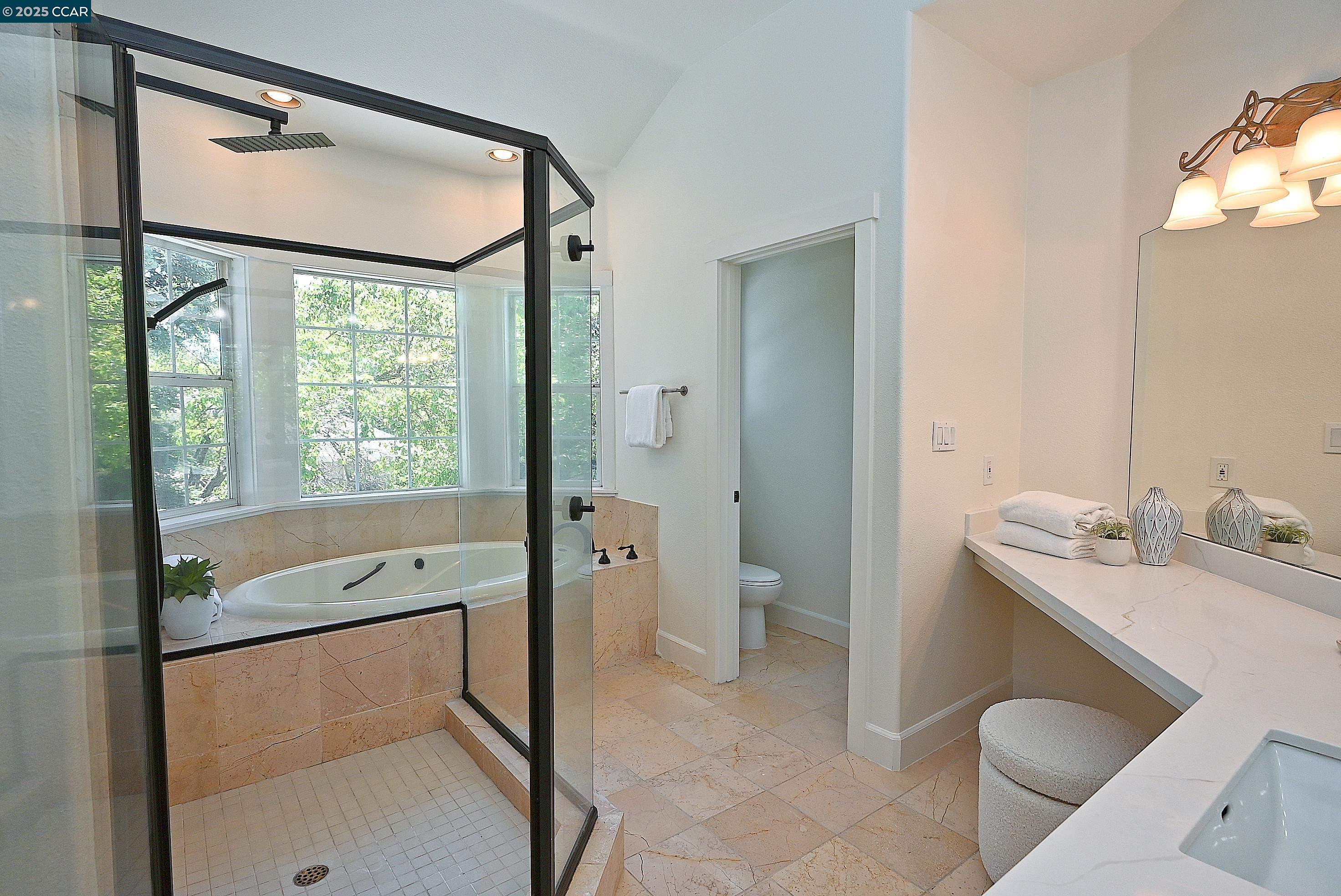 Detail Gallery Image 18 of 60 For 421 Twin Oaks Ln, Walnut Creek,  CA 94596 - 5 Beds | 3/1 Baths