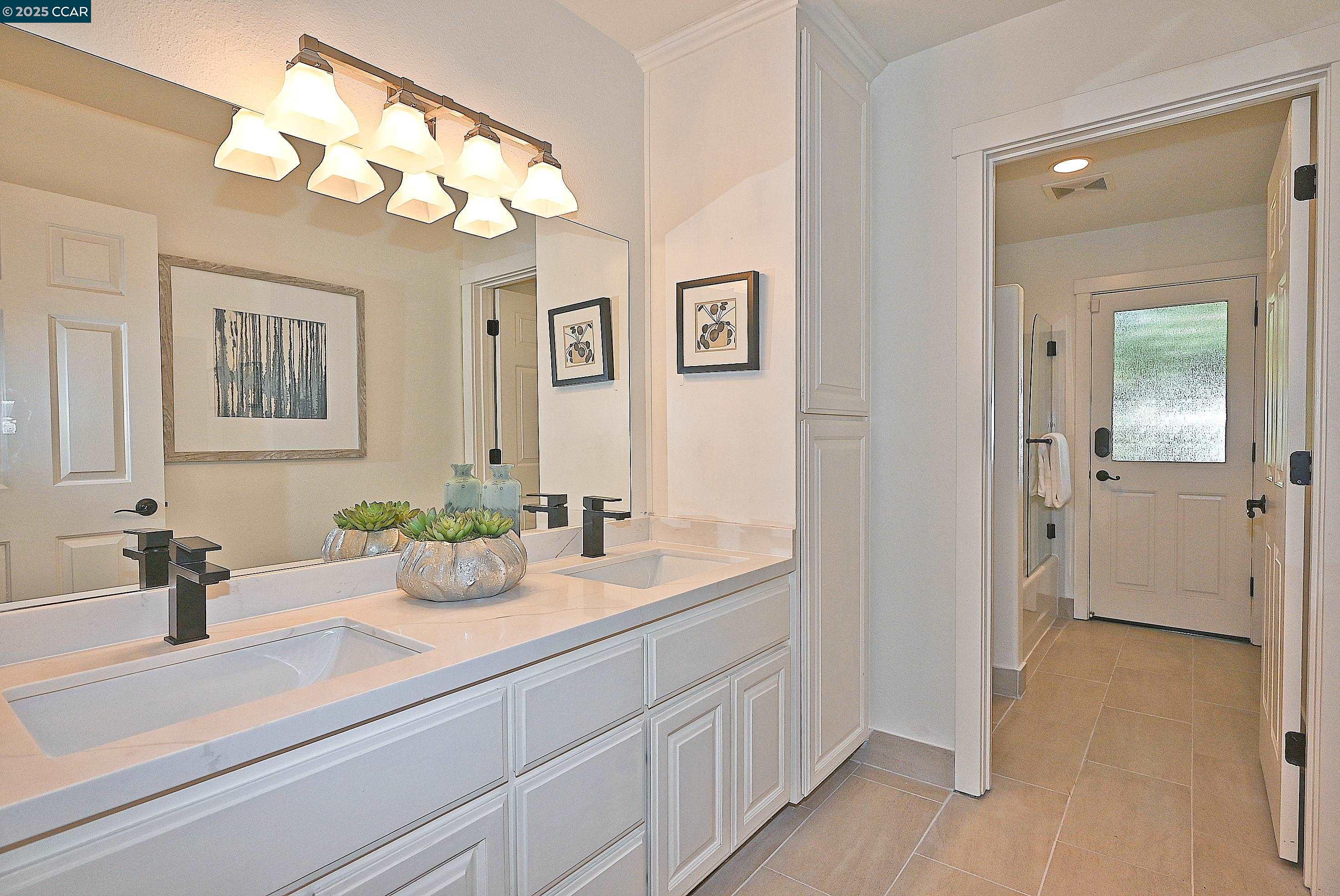 Detail Gallery Image 26 of 60 For 421 Twin Oaks Ln, Walnut Creek,  CA 94596 - 5 Beds | 3/1 Baths