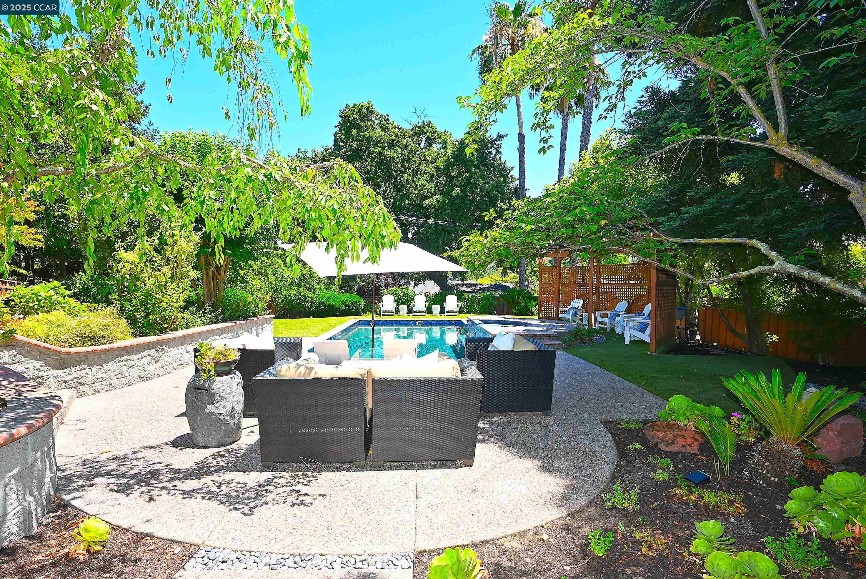 Detail Gallery Image 29 of 60 For 421 Twin Oaks Ln, Walnut Creek,  CA 94596 - 5 Beds | 3/1 Baths