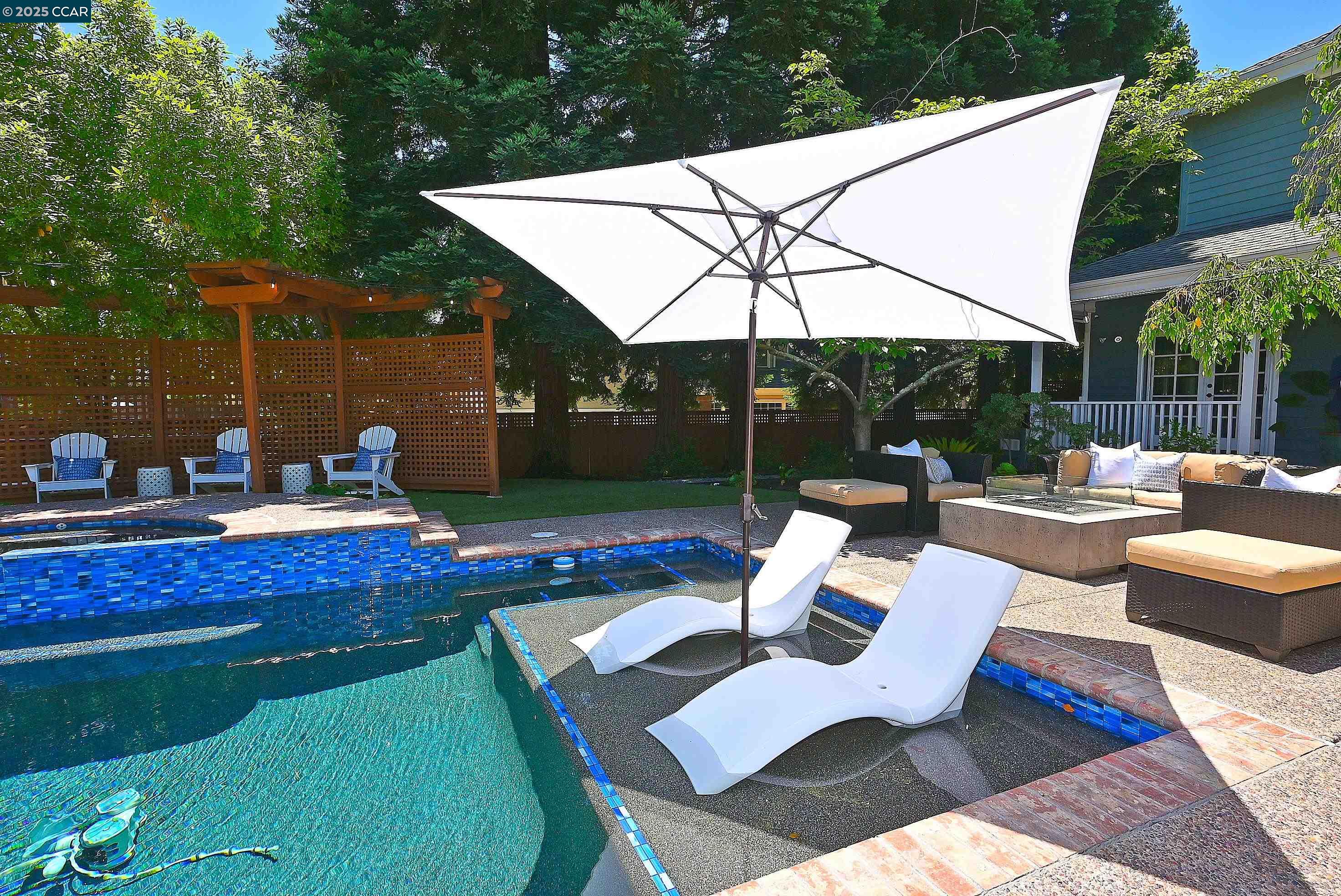 Detail Gallery Image 34 of 60 For 421 Twin Oaks Ln, Walnut Creek,  CA 94596 - 5 Beds | 3/1 Baths