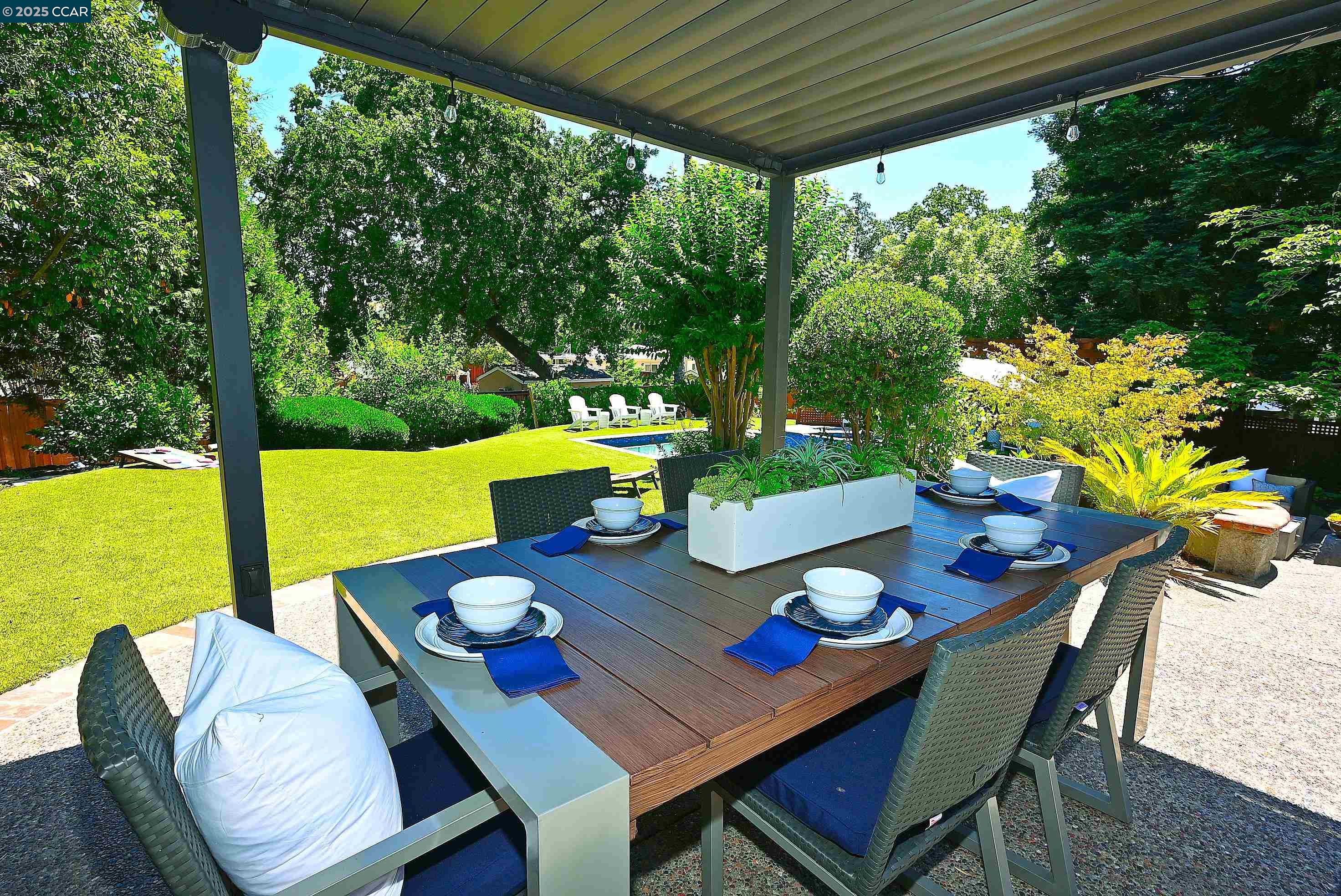 Detail Gallery Image 37 of 60 For 421 Twin Oaks Ln, Walnut Creek,  CA 94596 - 5 Beds | 3/1 Baths