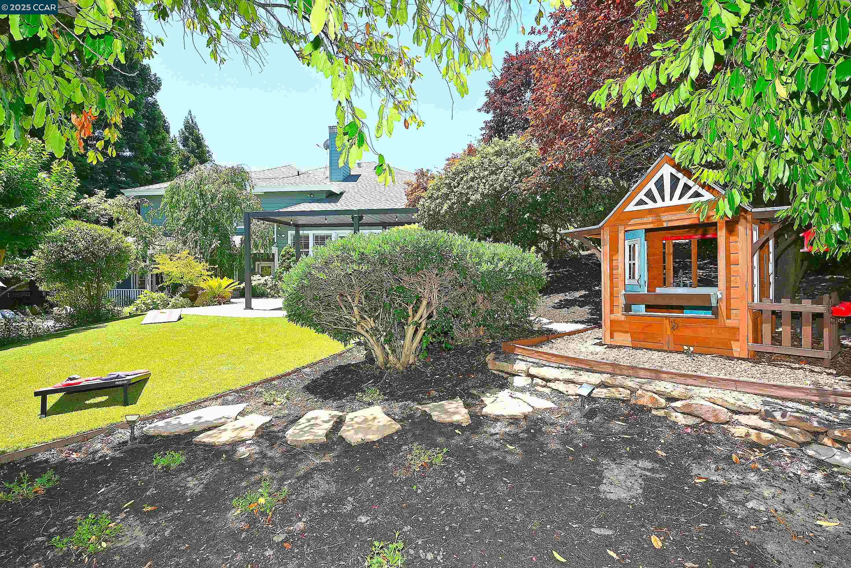 Detail Gallery Image 45 of 60 For 421 Twin Oaks Ln, Walnut Creek,  CA 94596 - 5 Beds | 3/1 Baths