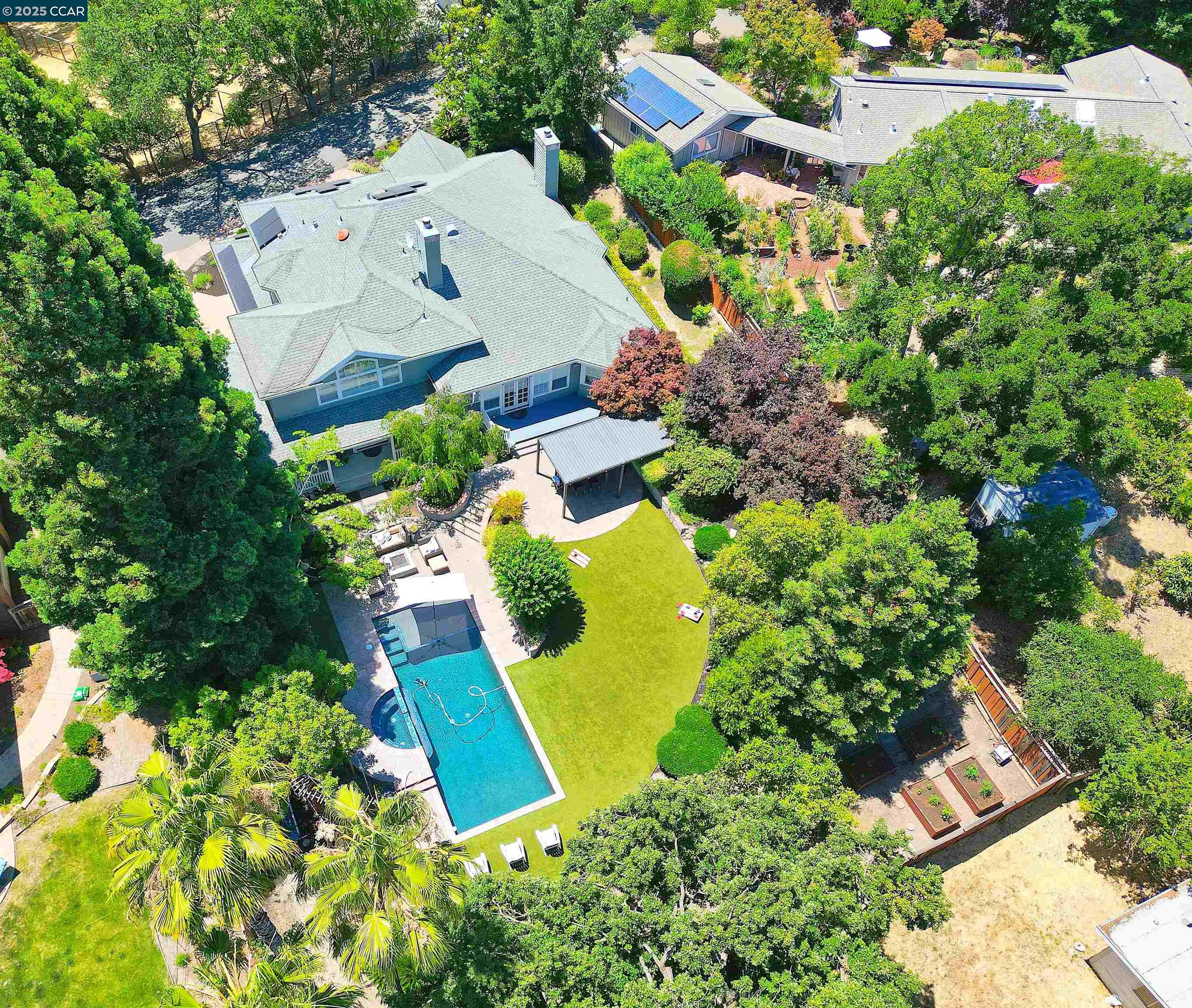 Detail Gallery Image 47 of 60 For 421 Twin Oaks Ln, Walnut Creek,  CA 94596 - 5 Beds | 3/1 Baths