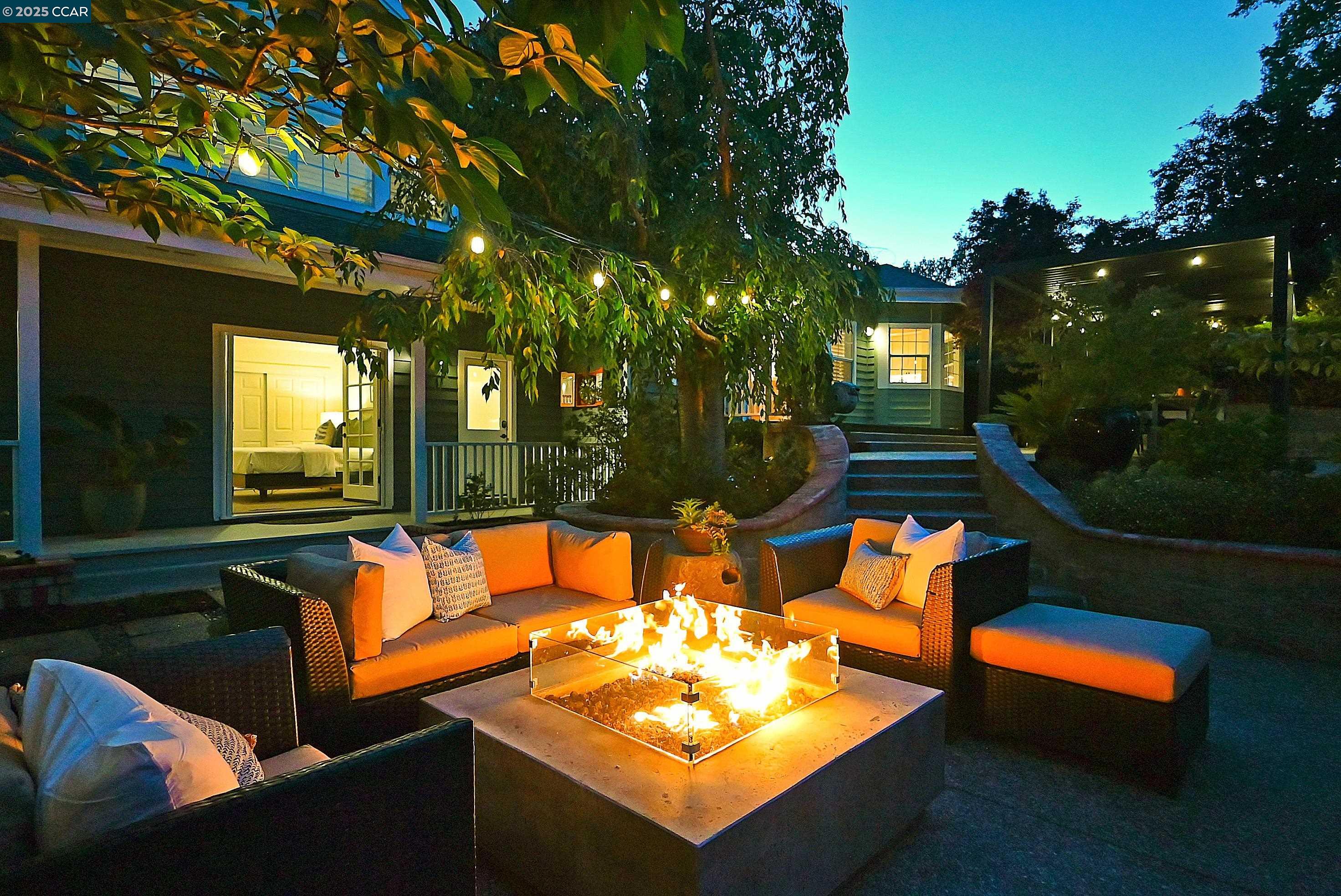 Detail Gallery Image 51 of 60 For 421 Twin Oaks Ln, Walnut Creek,  CA 94596 - 5 Beds | 3/1 Baths