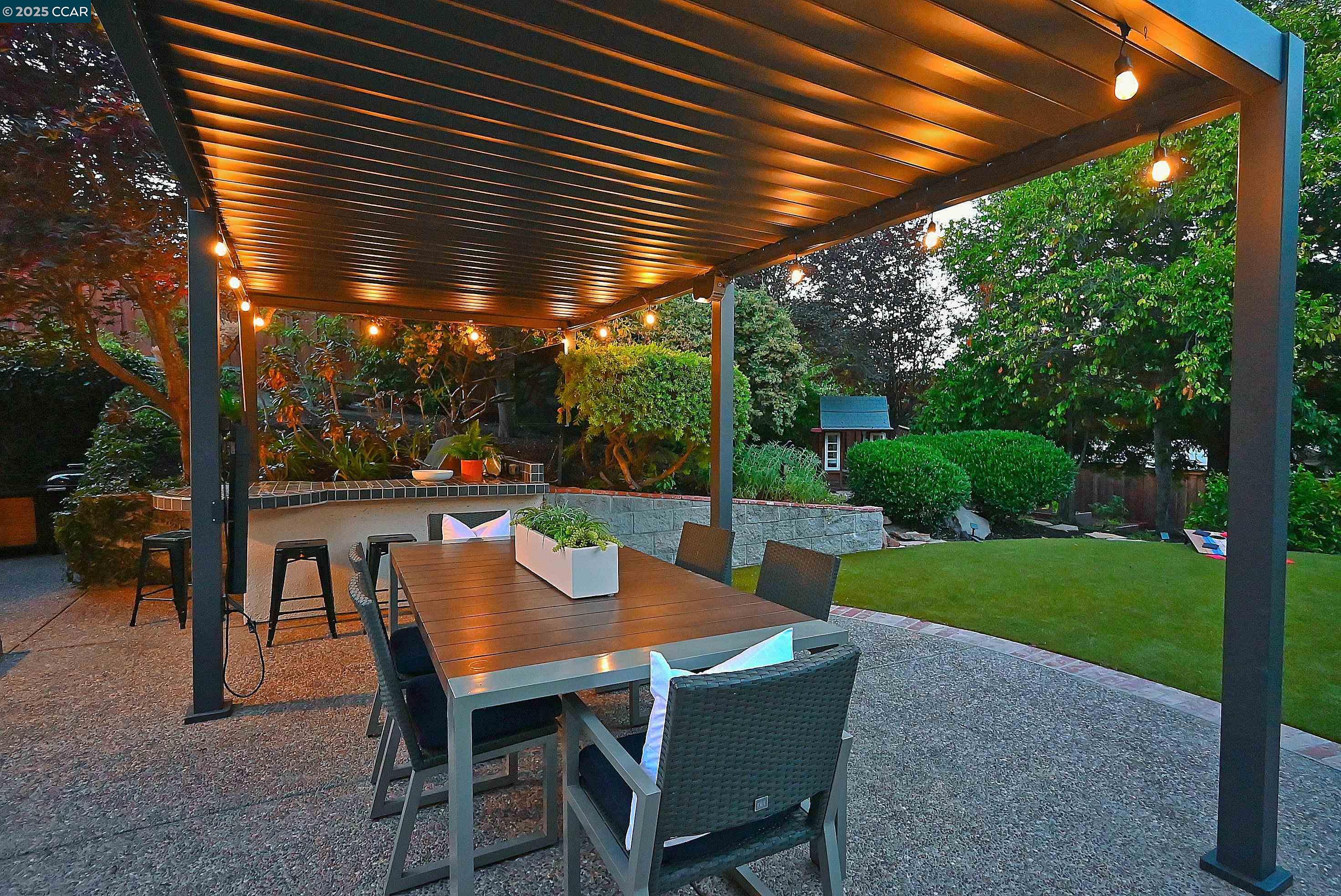 Detail Gallery Image 53 of 60 For 421 Twin Oaks Ln, Walnut Creek,  CA 94596 - 5 Beds | 3/1 Baths