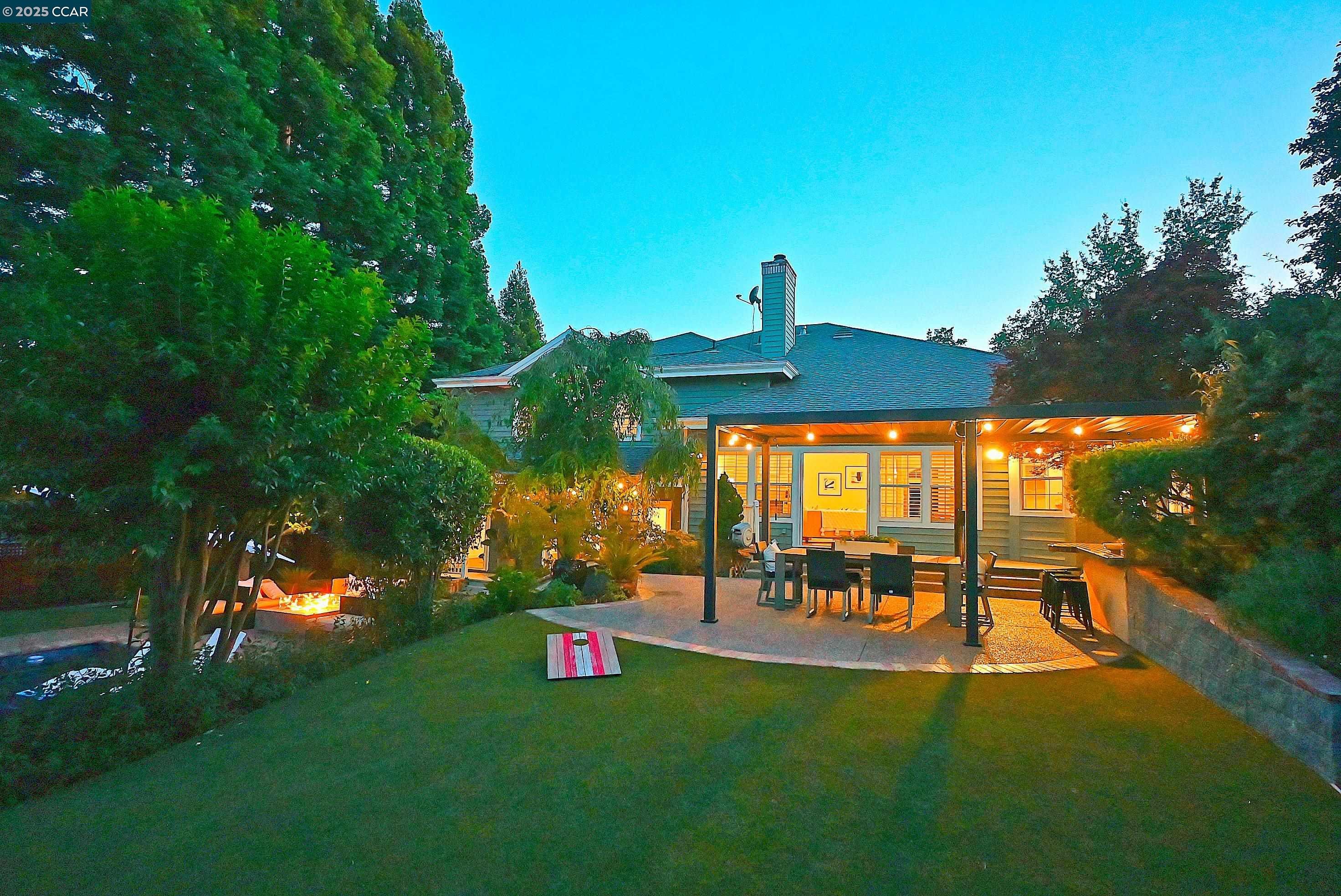 Detail Gallery Image 54 of 60 For 421 Twin Oaks Ln, Walnut Creek,  CA 94596 - 5 Beds | 3/1 Baths