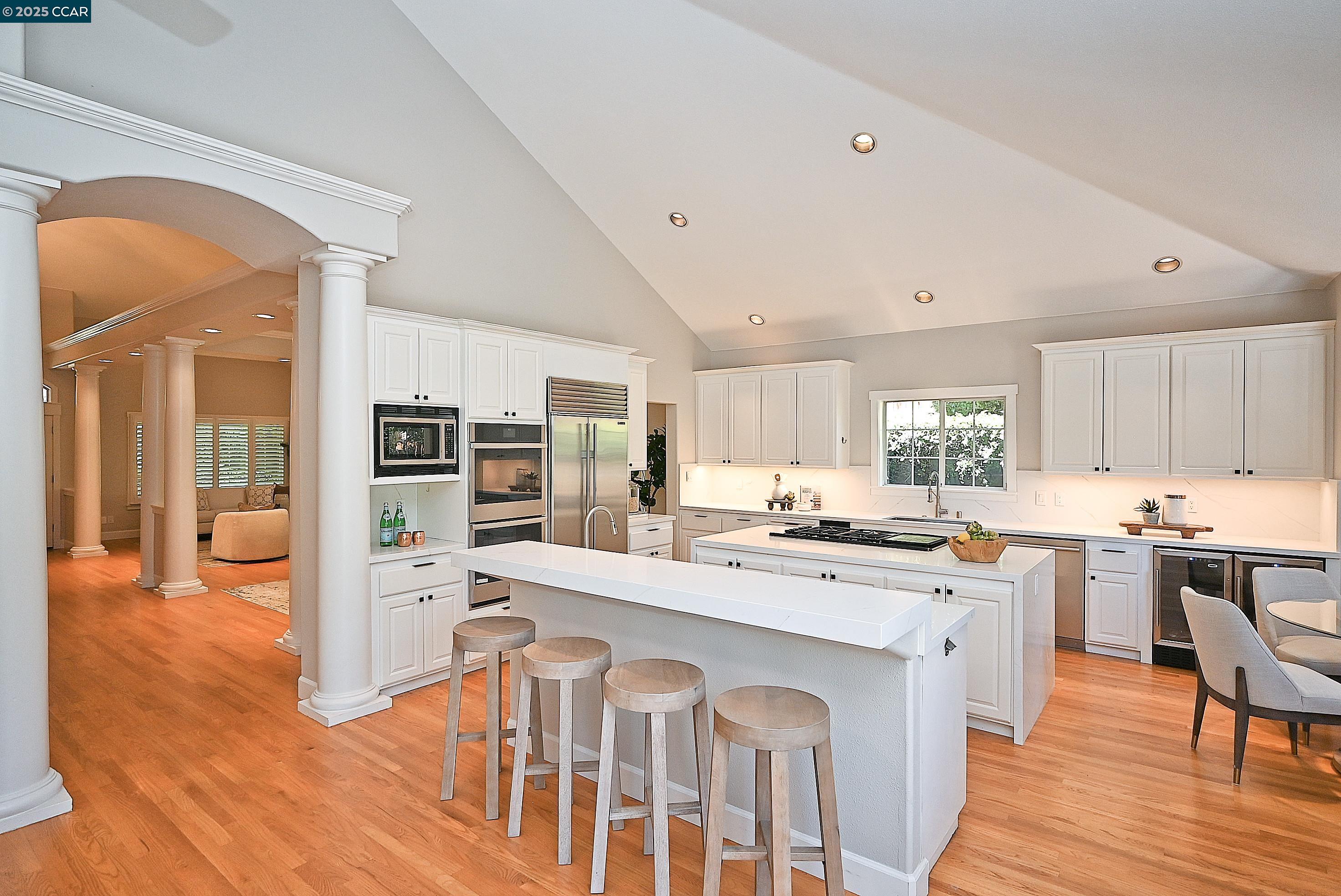 Detail Gallery Image 9 of 60 For 421 Twin Oaks Ln, Walnut Creek,  CA 94596 - 5 Beds | 3/1 Baths