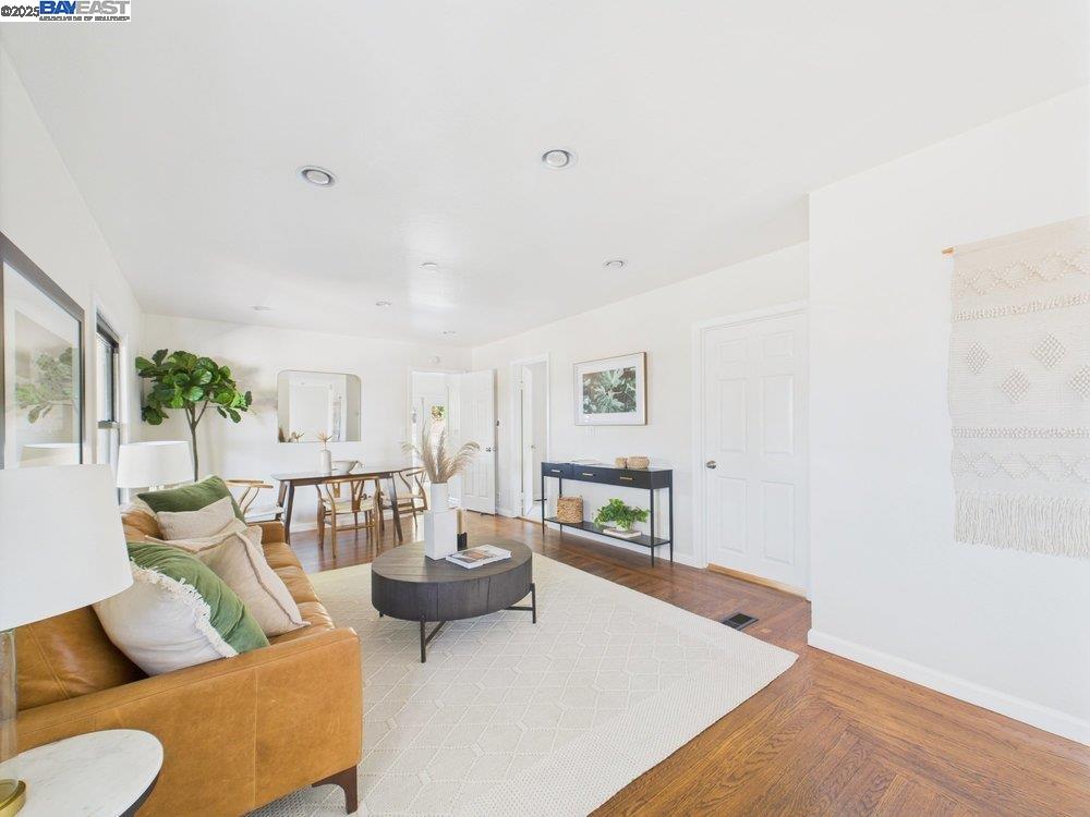 Detail Gallery Image 5 of 60 For 4418 Virginia Ave, Oakland,  CA 94619 - 4 Beds | 2 Baths