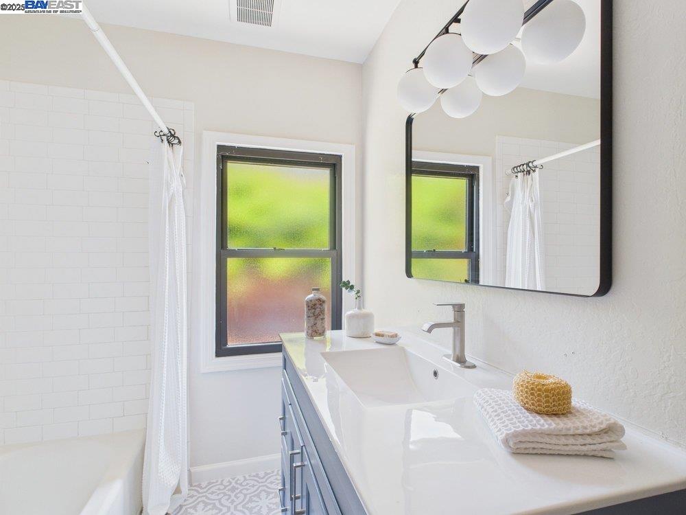 Detail Gallery Image 8 of 60 For 4418 Virginia Ave, Oakland,  CA 94619 - 4 Beds | 2 Baths