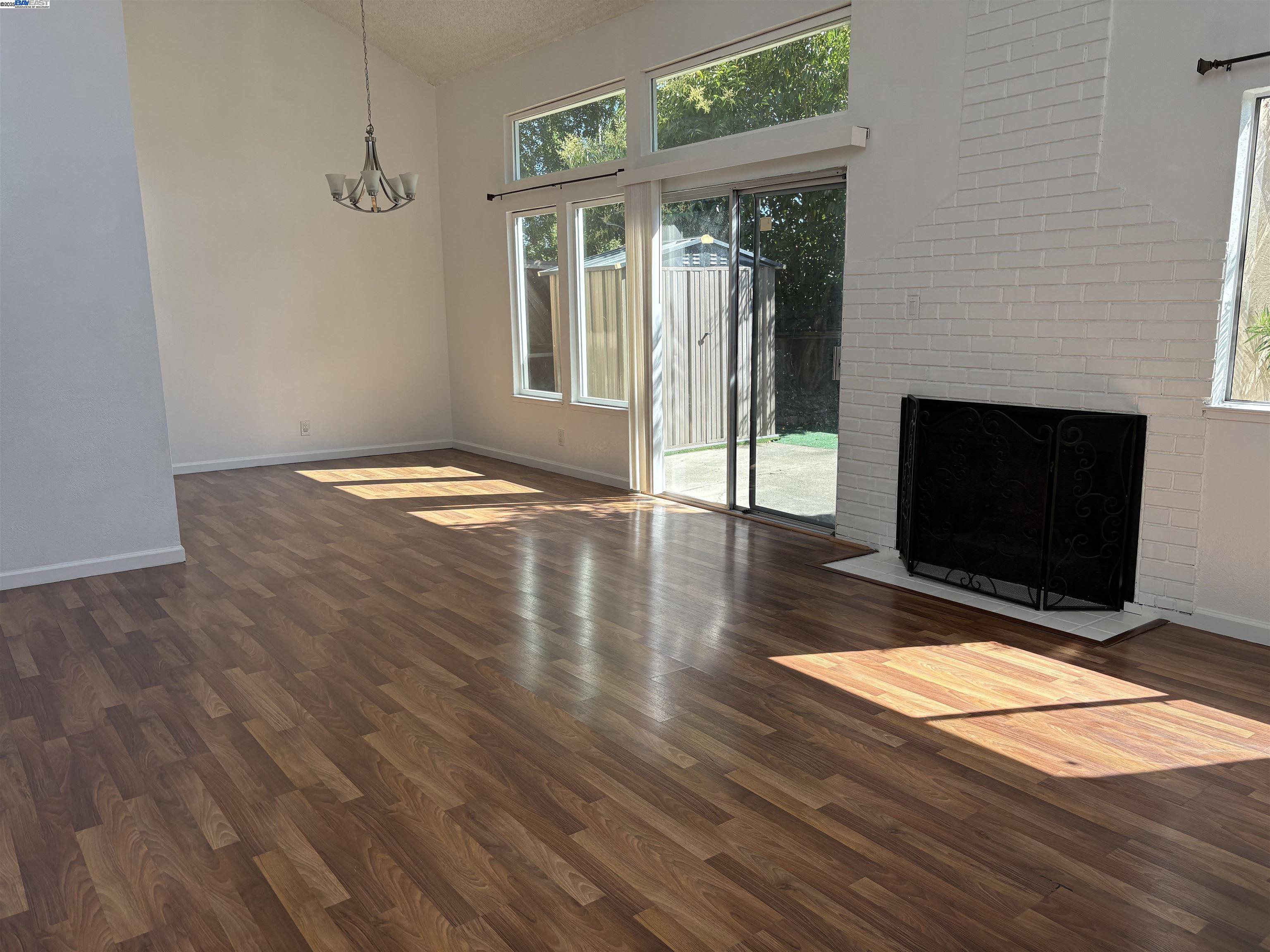Photo #5: 41104629 Listing 