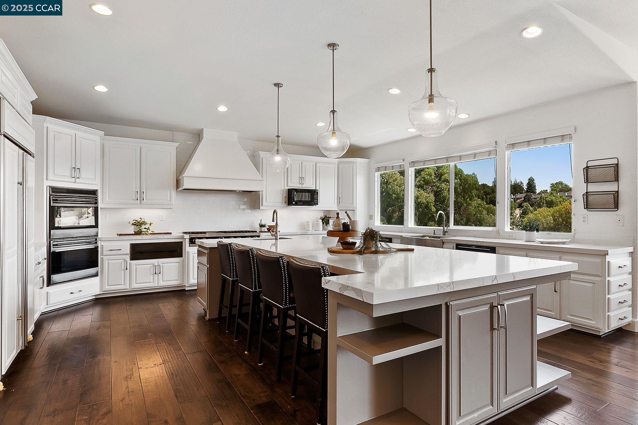 Detail Gallery Image 17 of 41 For 2058 Marazzani Dr, Martinez,  CA 94553 - 5 Beds | 2/1 Baths
