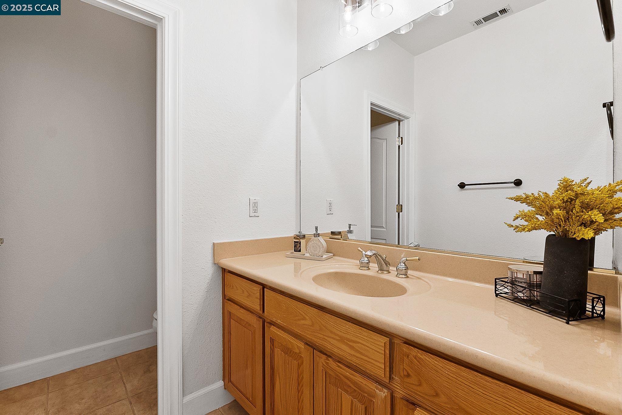 Detail Gallery Image 22 of 41 For 2058 Marazzani Dr, Martinez,  CA 94553 - 5 Beds | 2/1 Baths