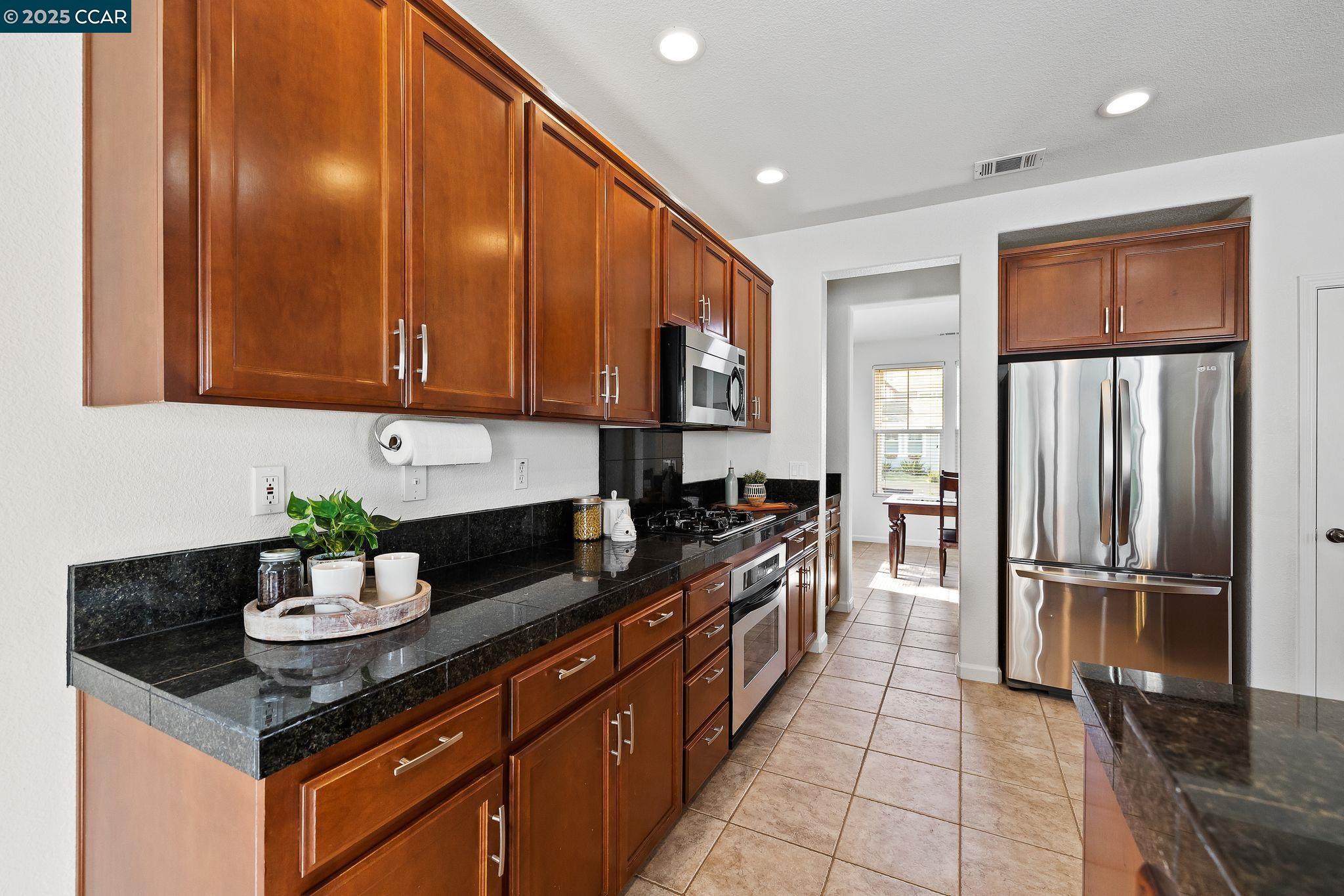 Detail Gallery Image 20 of 59 For 127 Sanford Ct, Brentwood,  CA 94513 - 4 Beds | 2/1 Baths