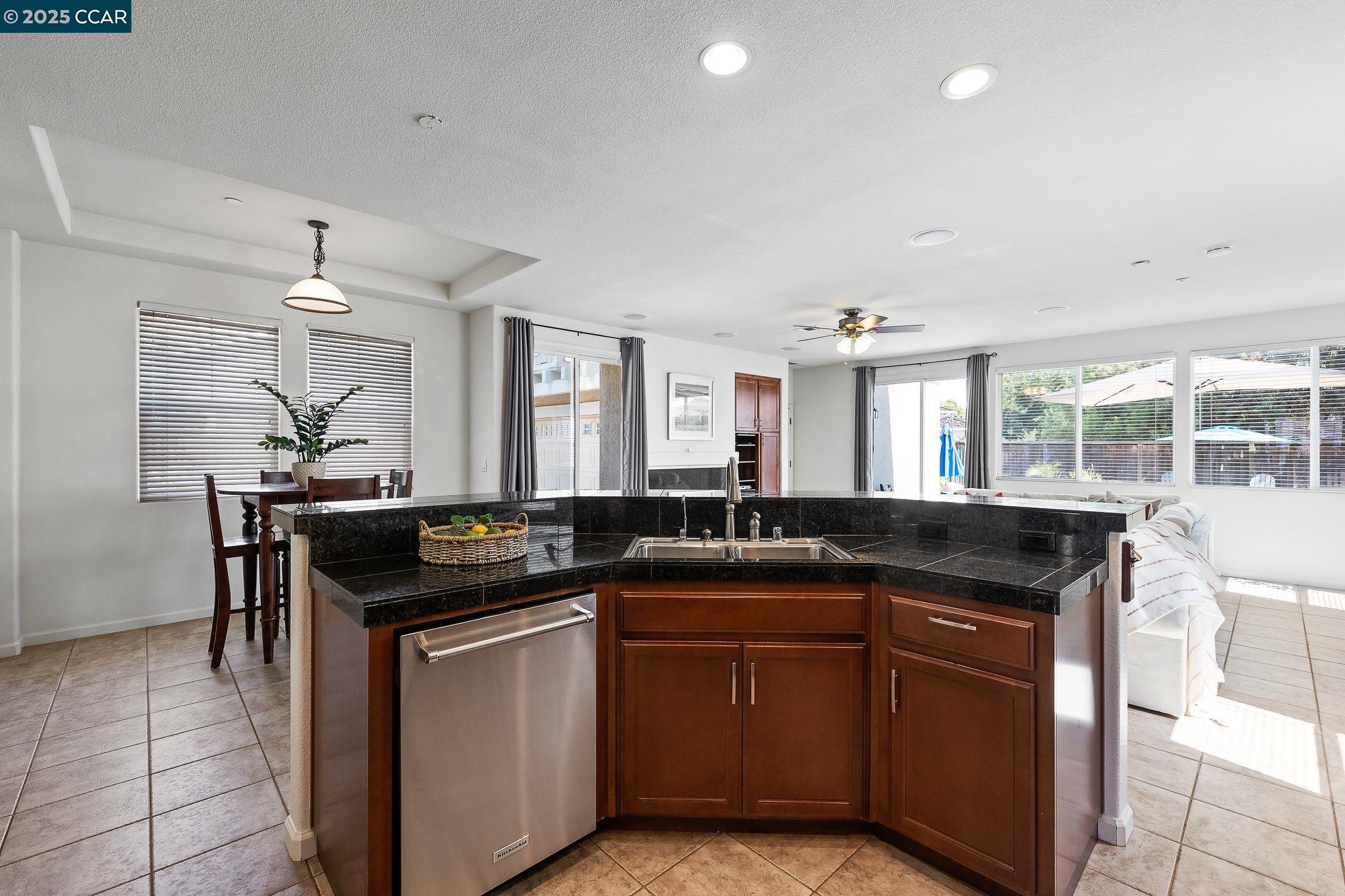 Detail Gallery Image 22 of 59 For 127 Sanford Ct, Brentwood,  CA 94513 - 4 Beds | 2/1 Baths