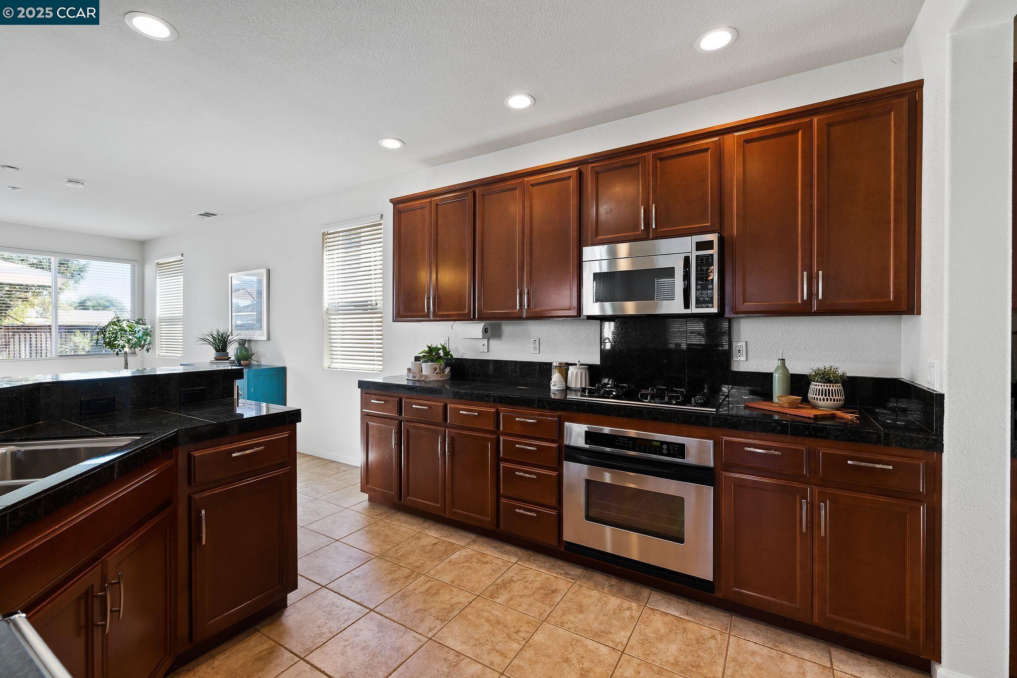 Detail Gallery Image 24 of 59 For 127 Sanford Ct, Brentwood,  CA 94513 - 4 Beds | 2/1 Baths