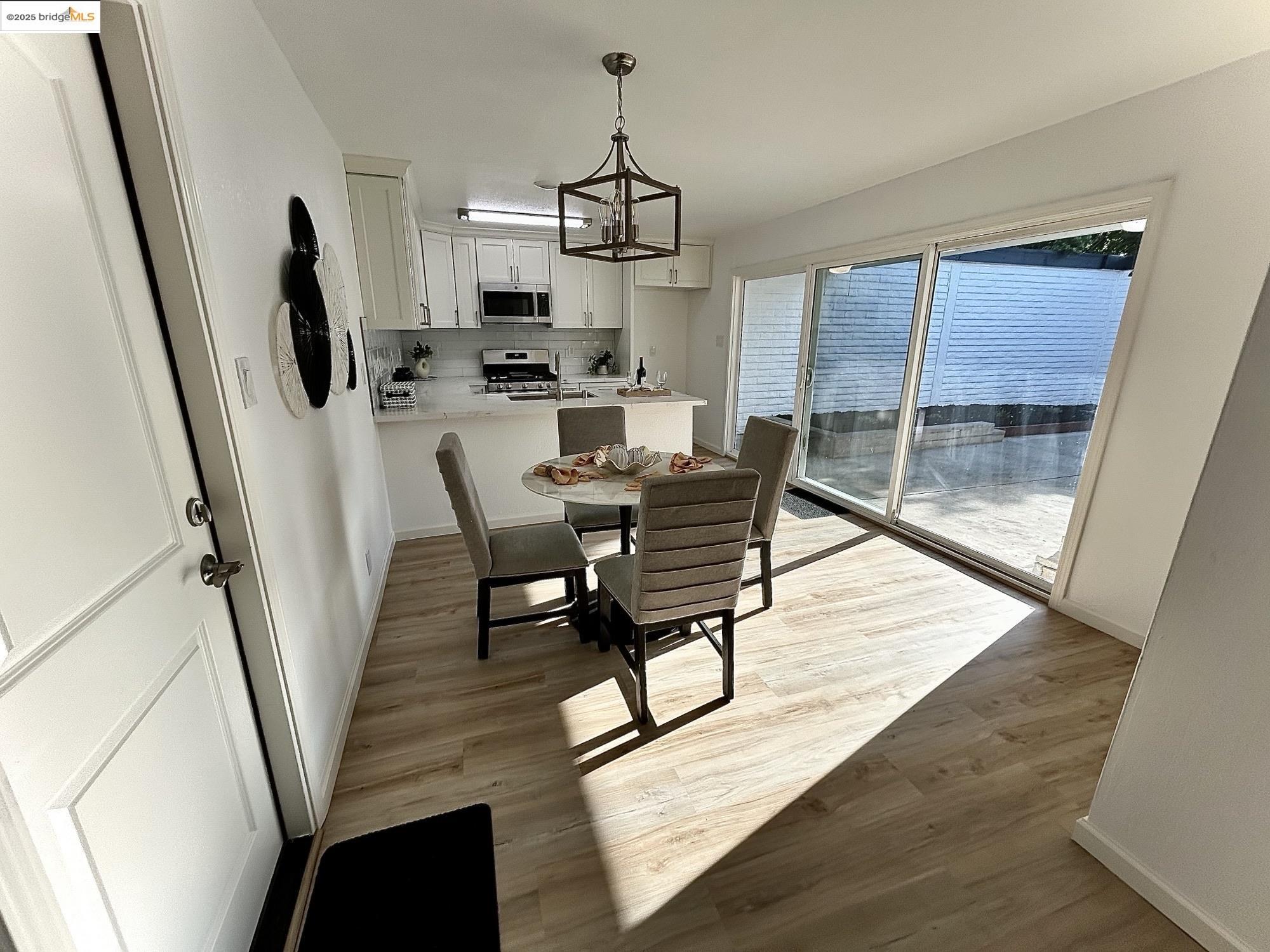Detail Gallery Image 5 of 10 For Cherry St, Antioch,  CA 94509 - 3 Beds | 2 Baths