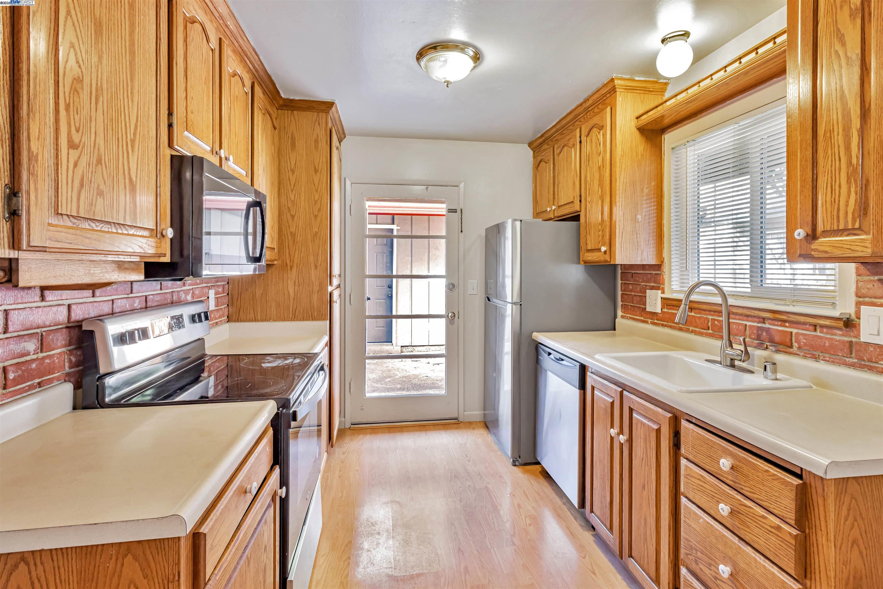 Photo #9: 41104634 Listing: Photo #9