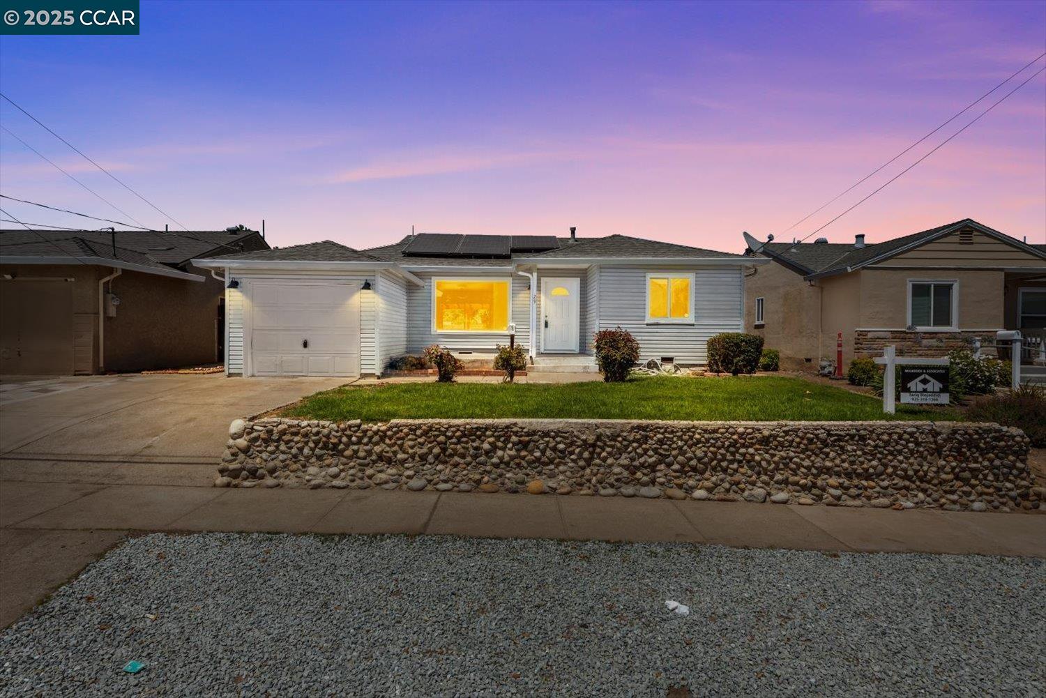 Detail Gallery Image 1 of 33 For 29 E Madill St, Antioch,  CA 94509 - 3 Beds | 1 Baths