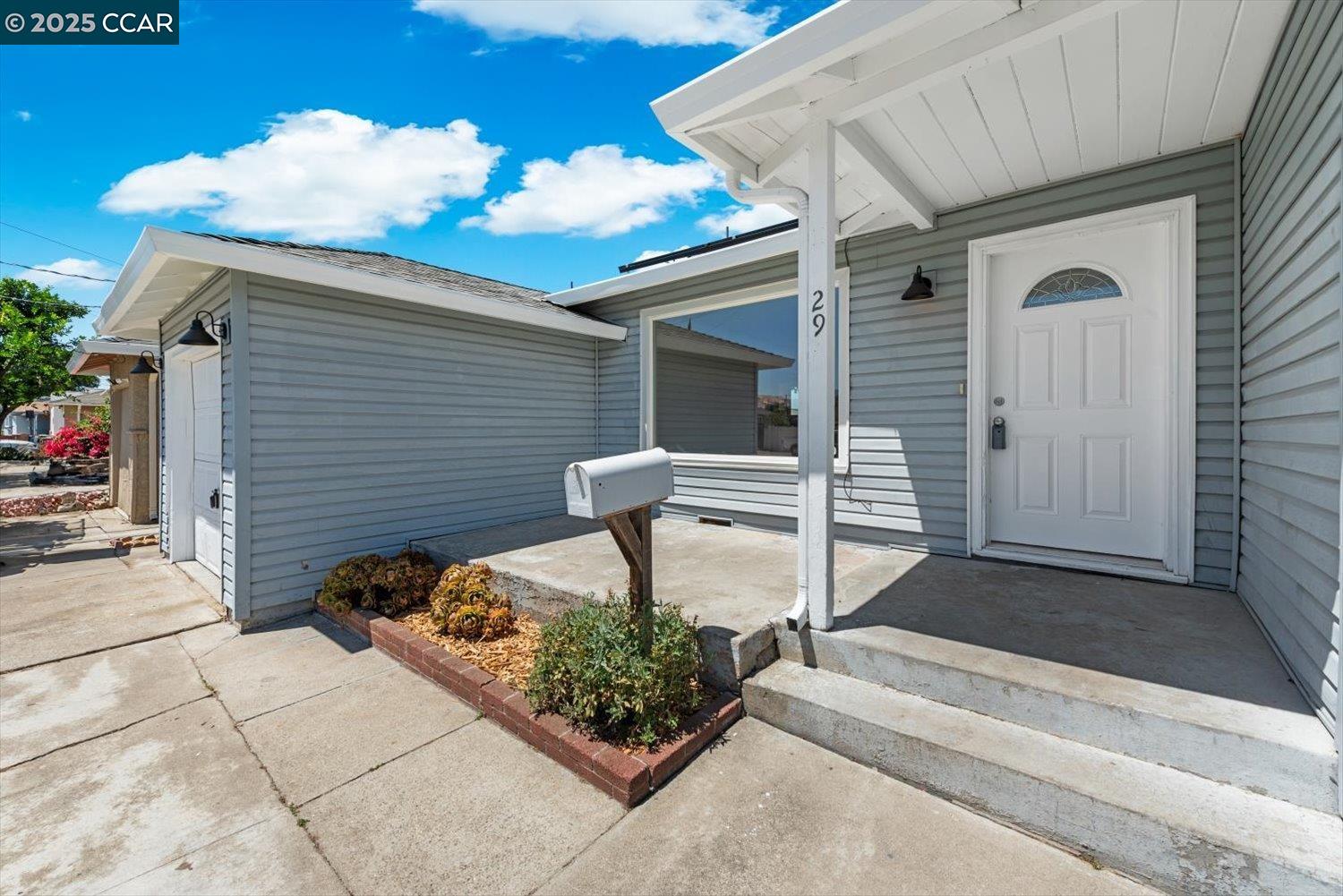 Detail Gallery Image 2 of 33 For 29 E Madill St, Antioch,  CA 94509 - 3 Beds | 1 Baths