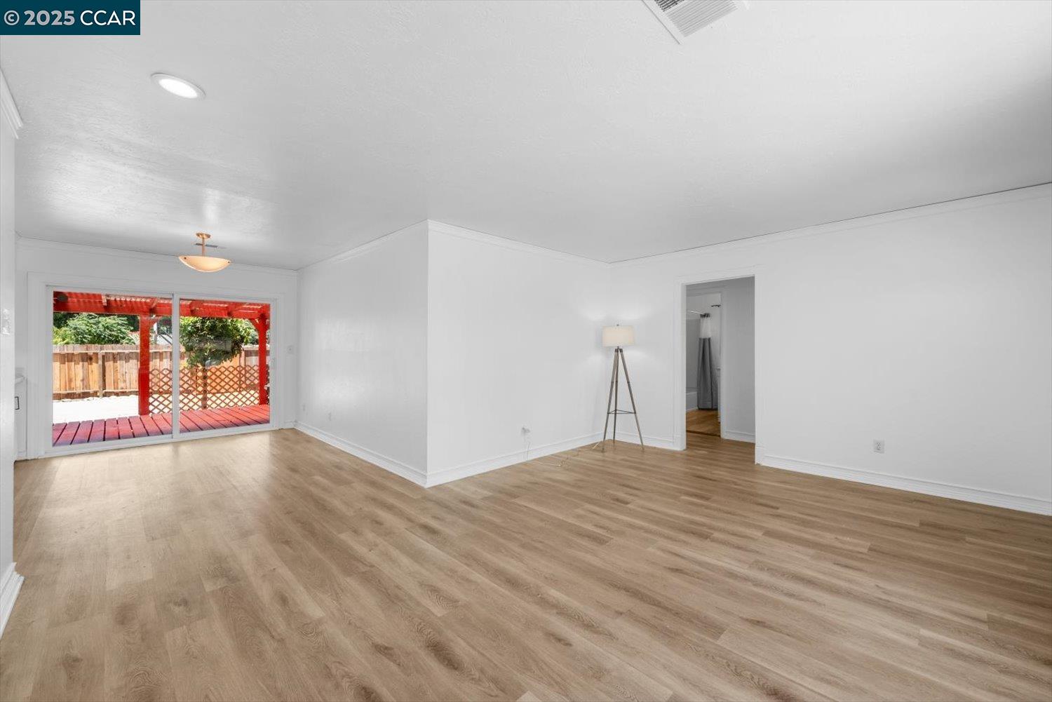 Detail Gallery Image 4 of 33 For 29 E Madill St, Antioch,  CA 94509 - 3 Beds | 1 Baths