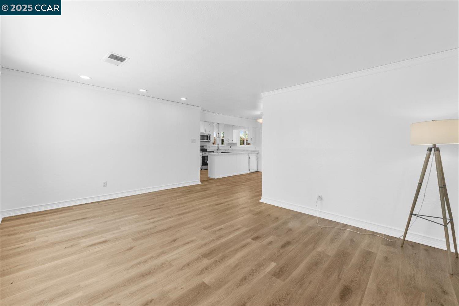 Detail Gallery Image 6 of 33 For 29 E Madill St, Antioch,  CA 94509 - 3 Beds | 1 Baths