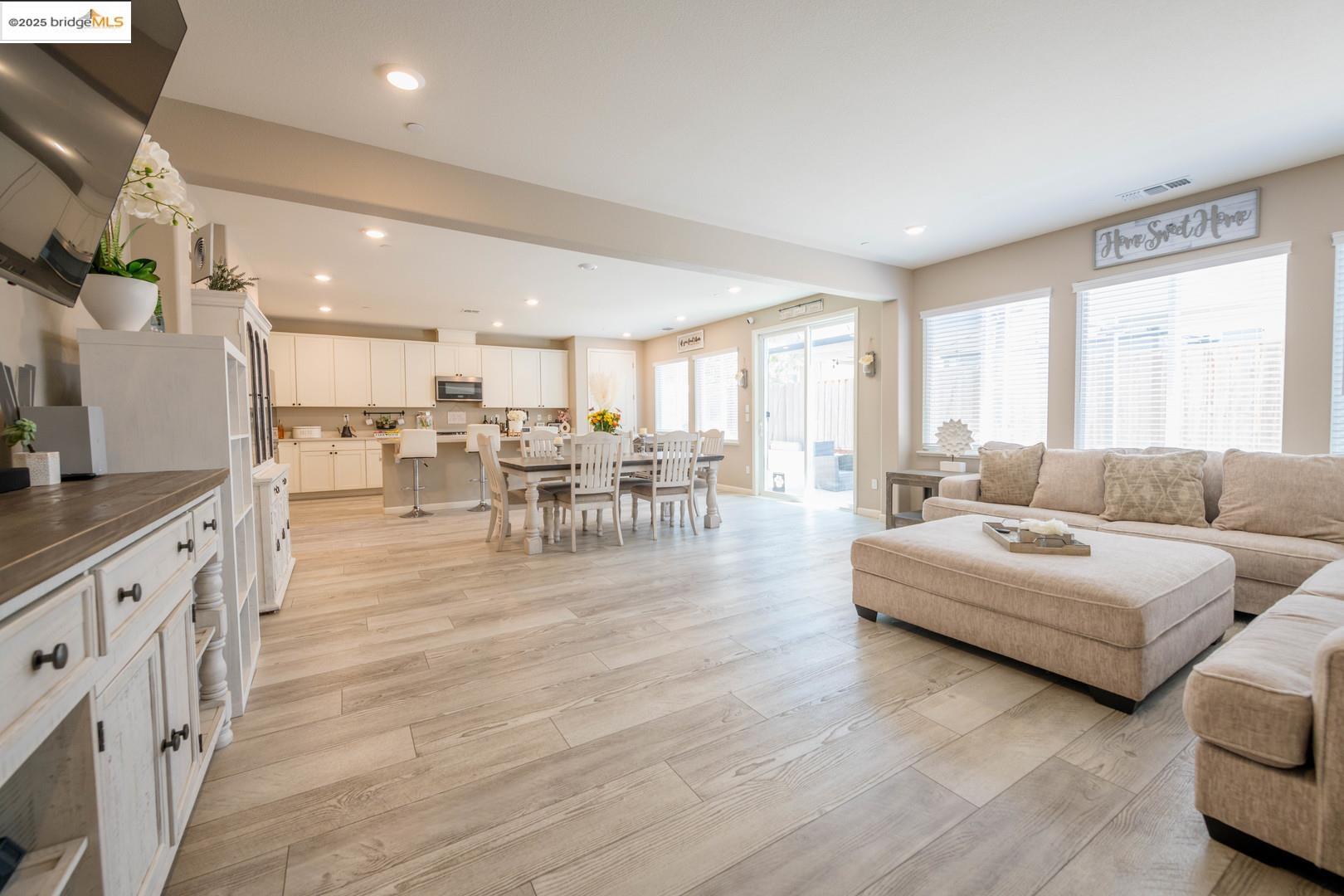 Detail Gallery Image 11 of 35 For 5132 Kevin Pl, Rohnert Park,  CA 94928 - 4 Beds | 3 Baths