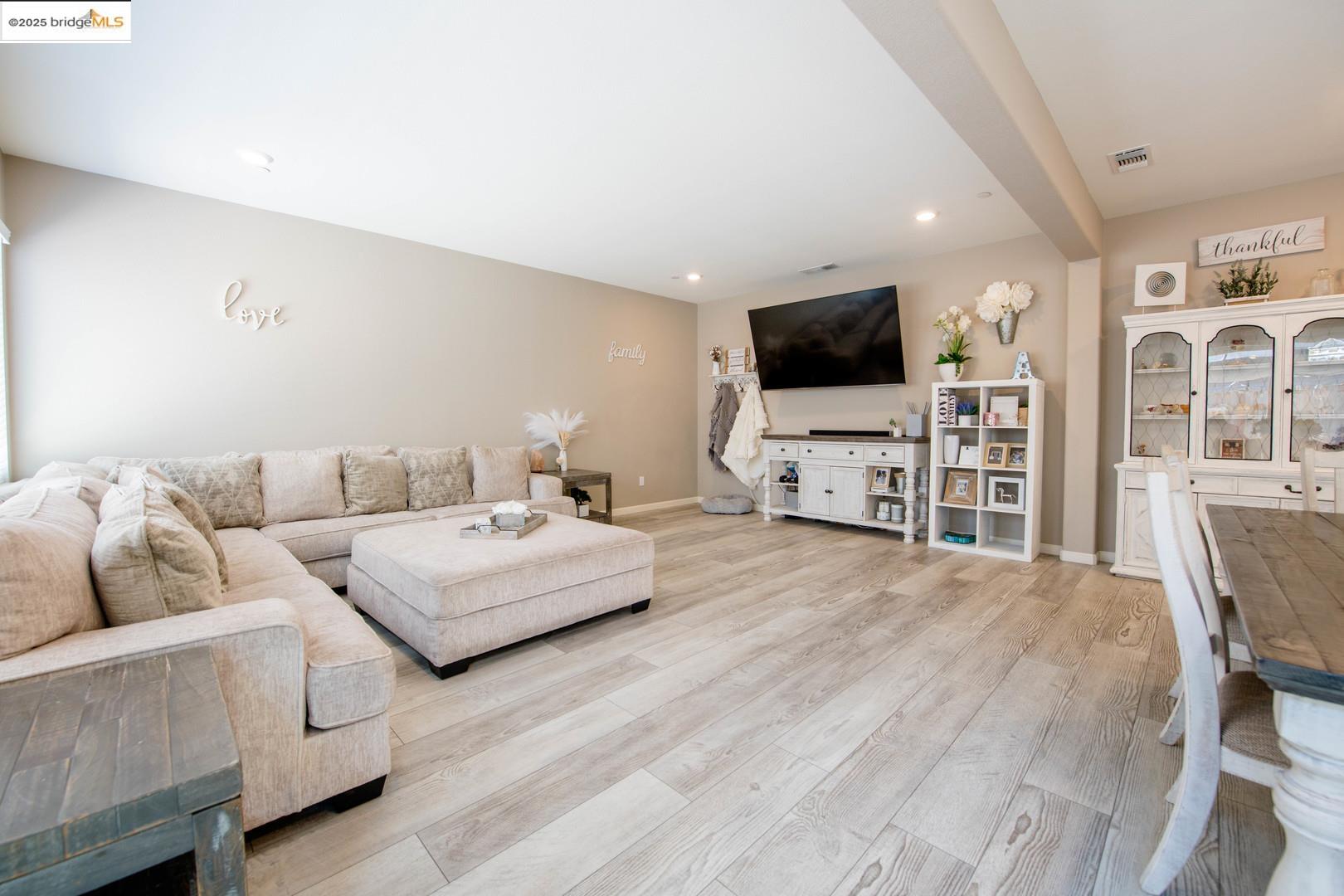 Detail Gallery Image 12 of 35 For 5132 Kevin Pl, Rohnert Park,  CA 94928 - 4 Beds | 3 Baths