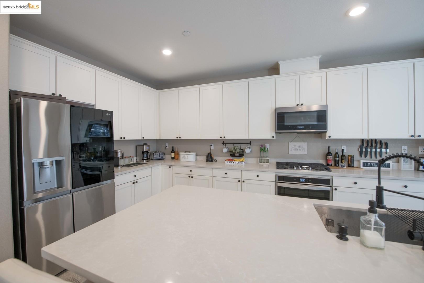 Detail Gallery Image 18 of 35 For 5132 Kevin Pl, Rohnert Park,  CA 94928 - 4 Beds | 3 Baths