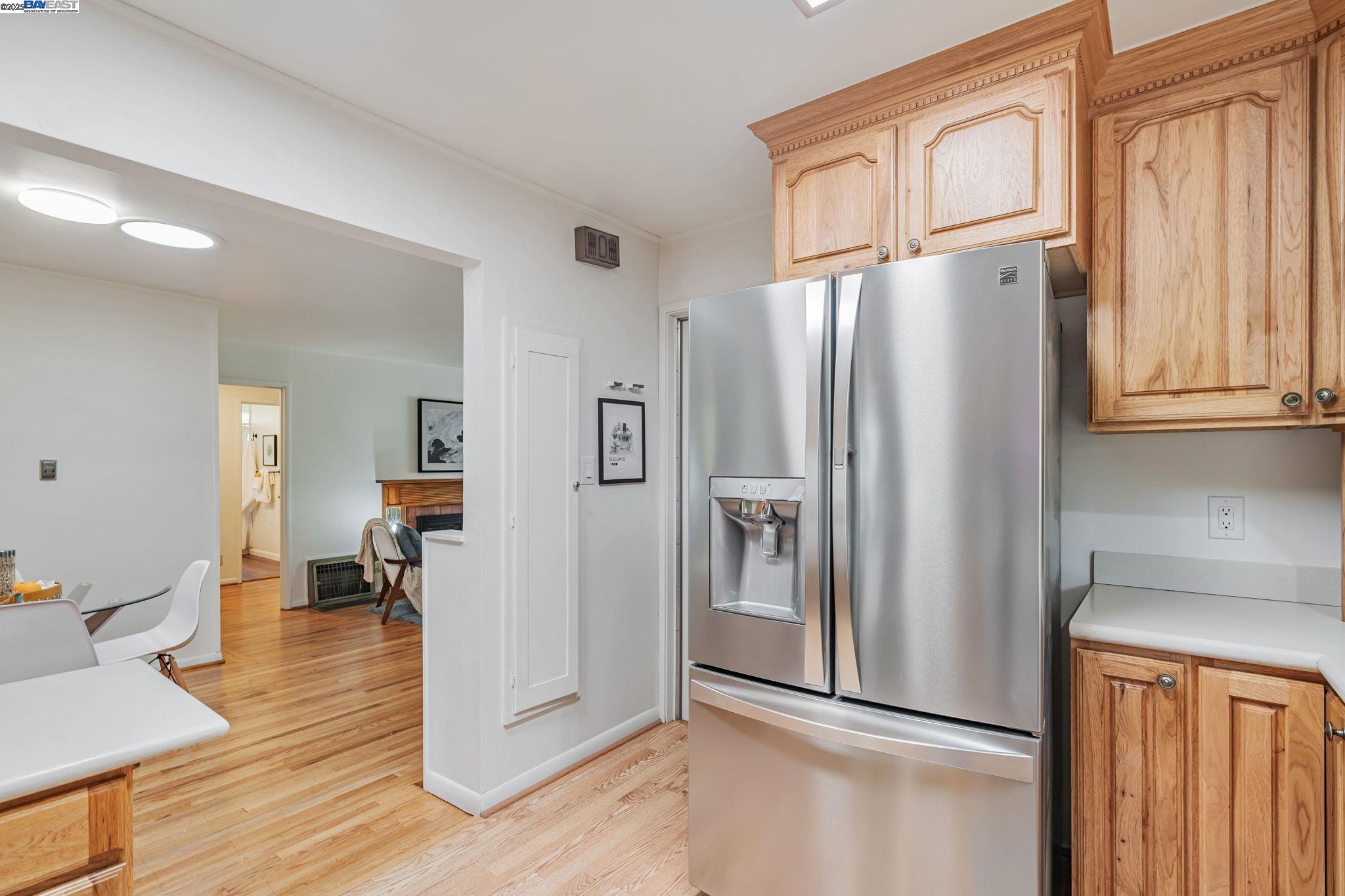 Detail Gallery Image 14 of 34 For 909 via Manzanas, San Lorenzo,  CA 94580 - 3 Beds | 2 Baths