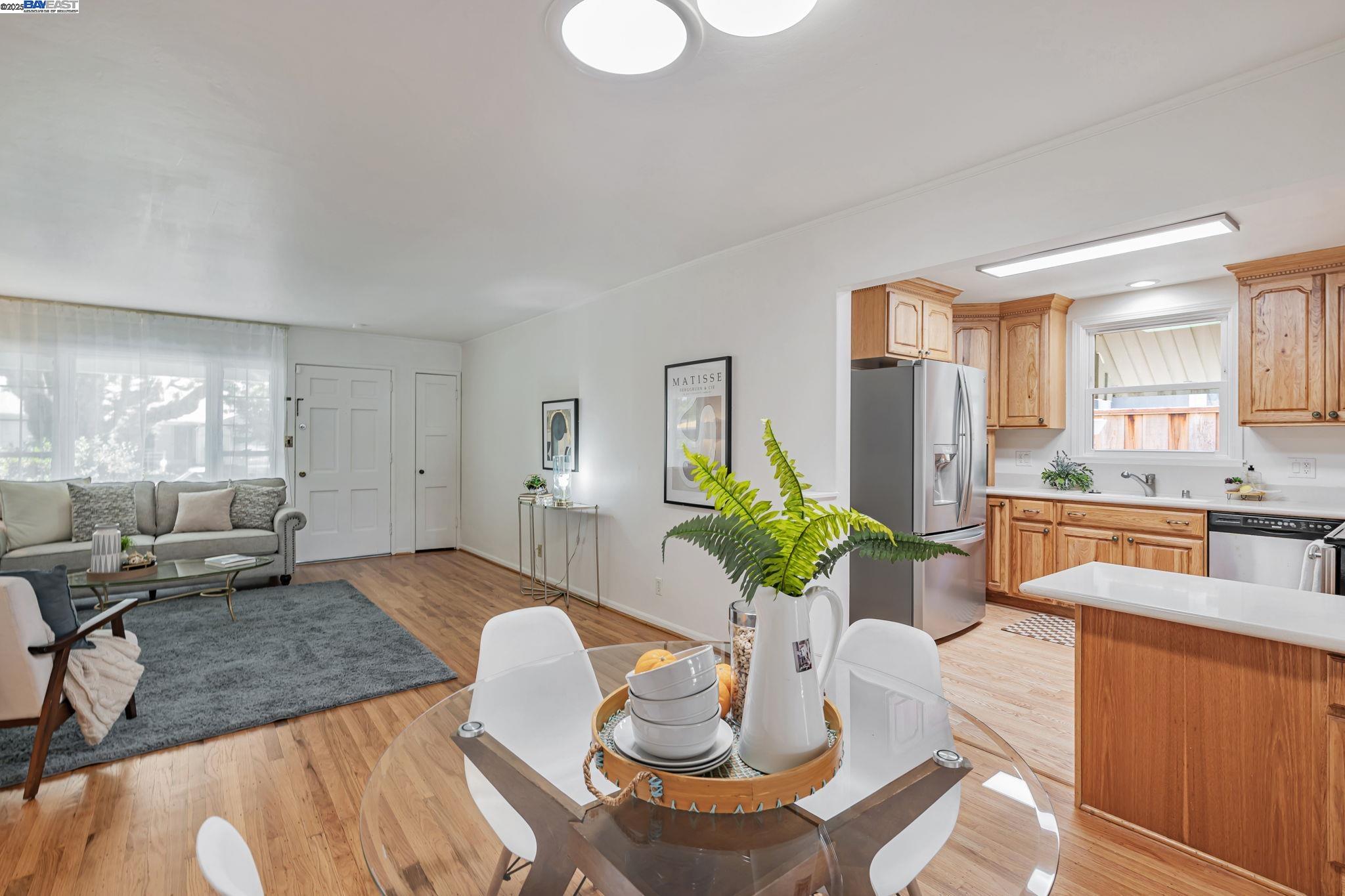 Detail Gallery Image 19 of 34 For 909 via Manzanas, San Lorenzo,  CA 94580 - 3 Beds | 2 Baths