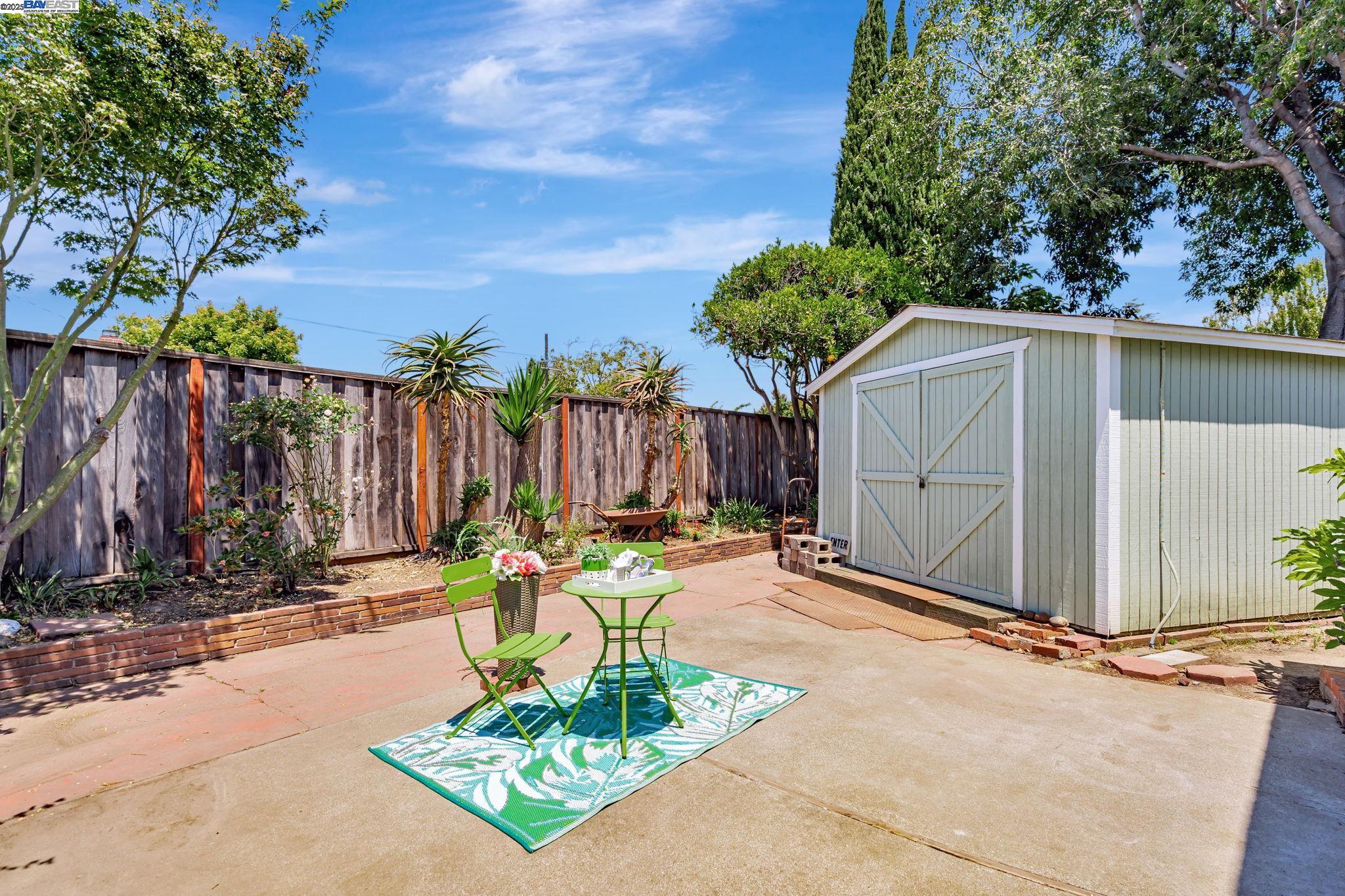 Detail Gallery Image 32 of 34 For 909 via Manzanas, San Lorenzo,  CA 94580 - 3 Beds | 2 Baths