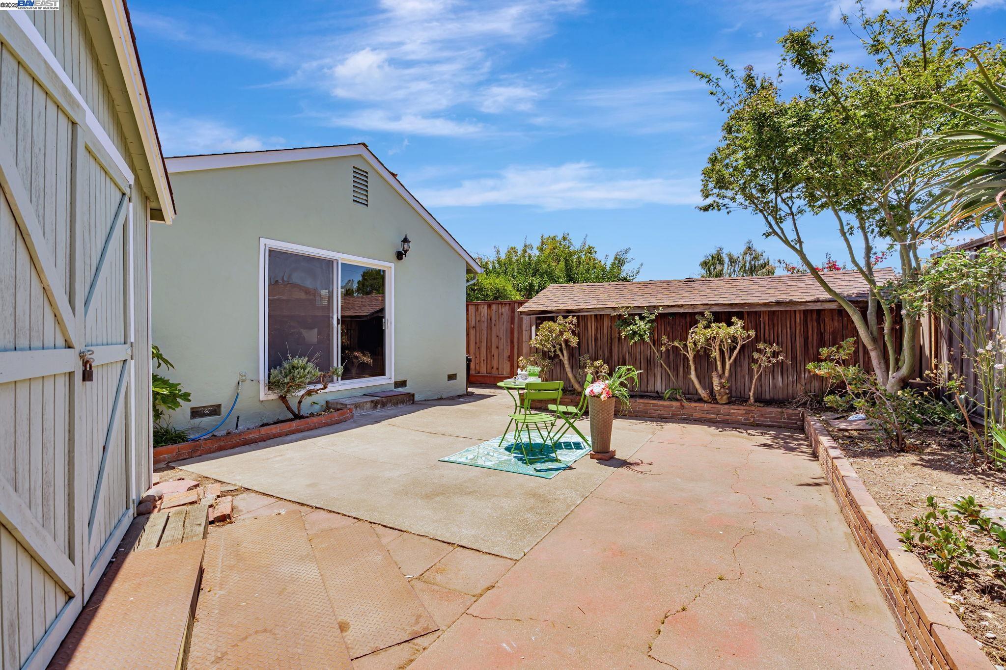 Detail Gallery Image 34 of 34 For 909 via Manzanas, San Lorenzo,  CA 94580 - 3 Beds | 2 Baths