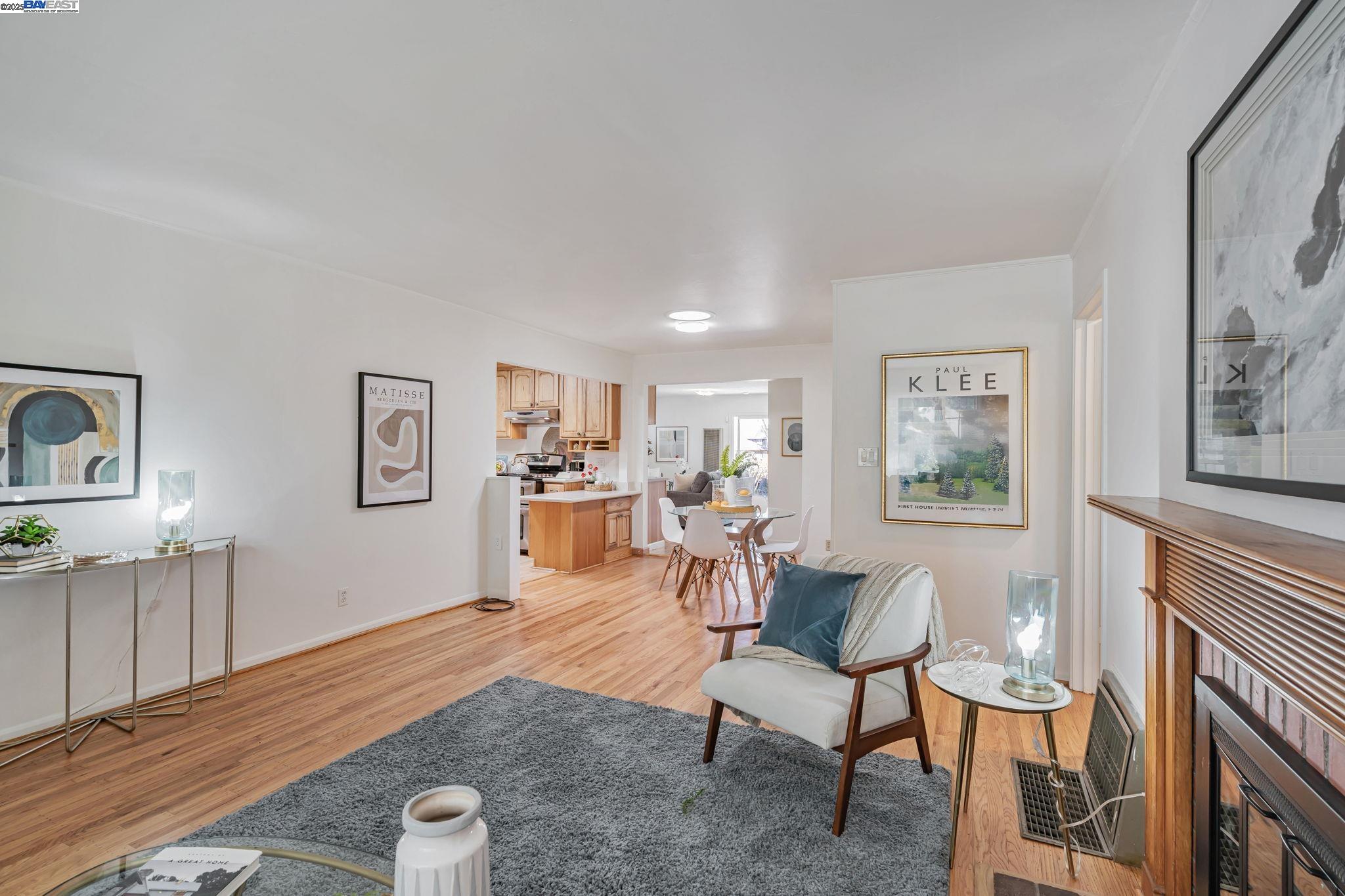 Detail Gallery Image 7 of 34 For 909 via Manzanas, San Lorenzo,  CA 94580 - 3 Beds | 2 Baths