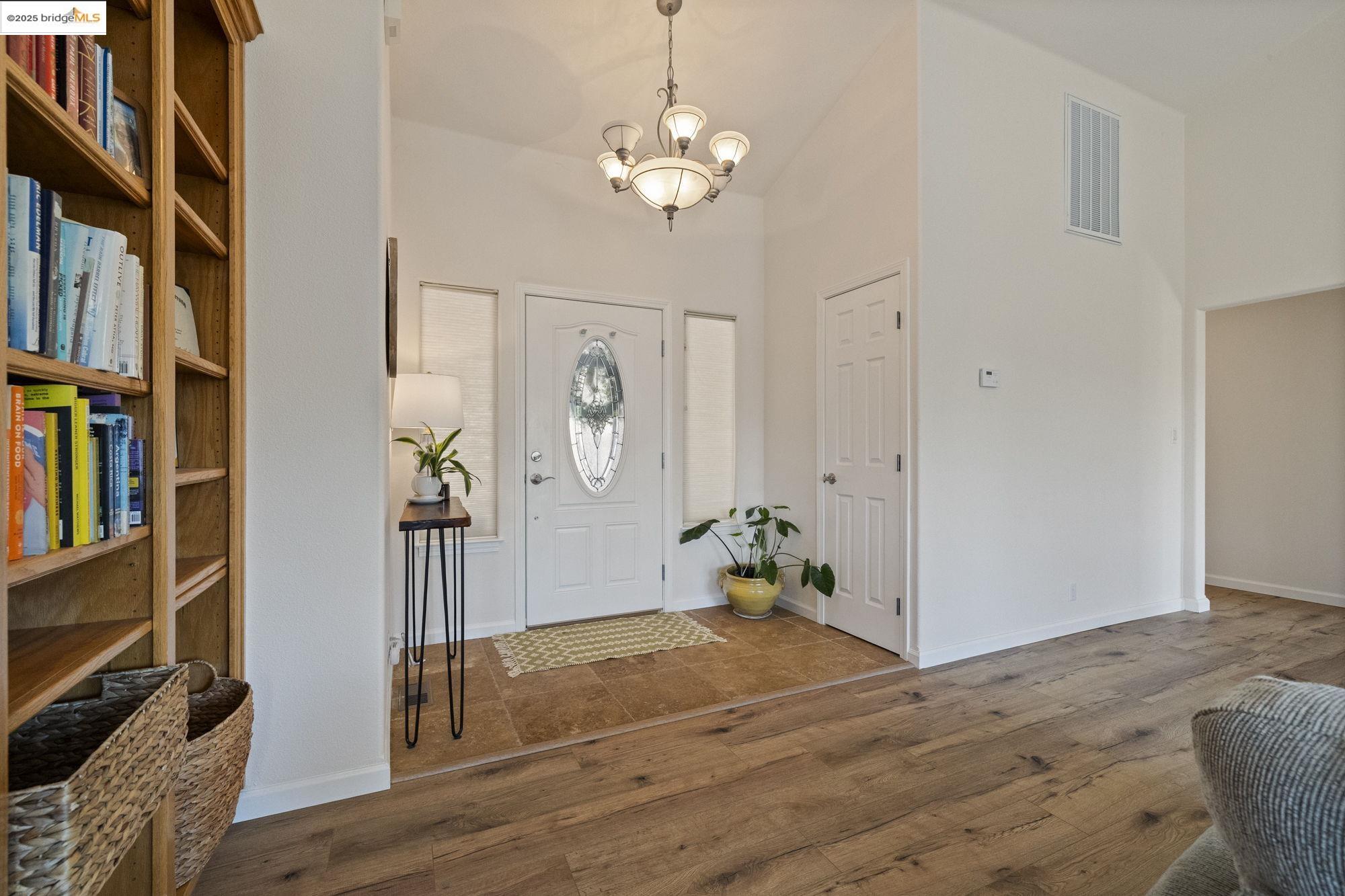 Detail Gallery Image 7 of 41 For 21212 Ridgeview Dr, Sonora,  CA 95370 - 3 Beds | 2 Baths