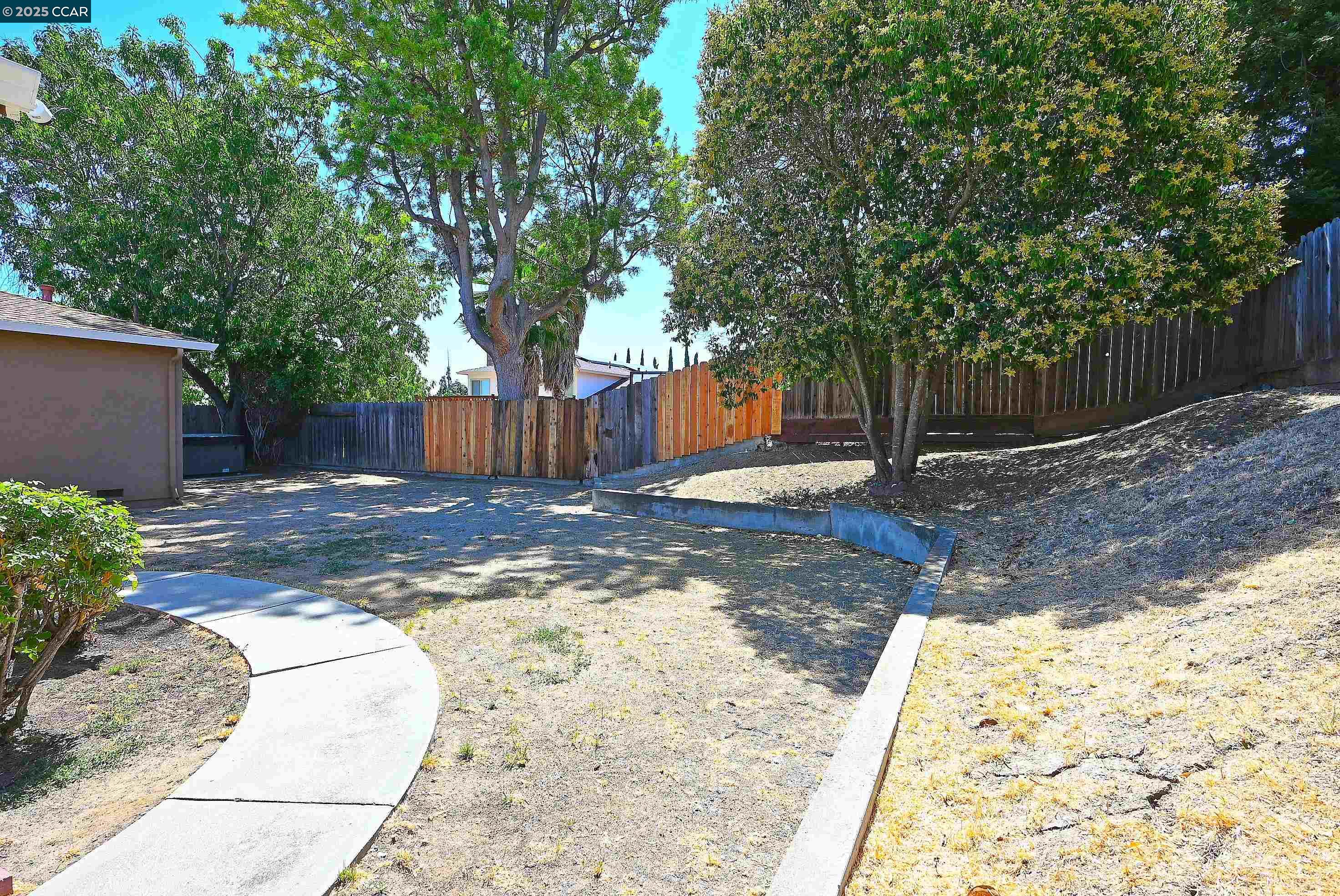 Detail Gallery Image 14 of 58 For 4309 Oakdale Place, Pittsburg,  CA 94565 - 4 Beds | 2/1 Baths