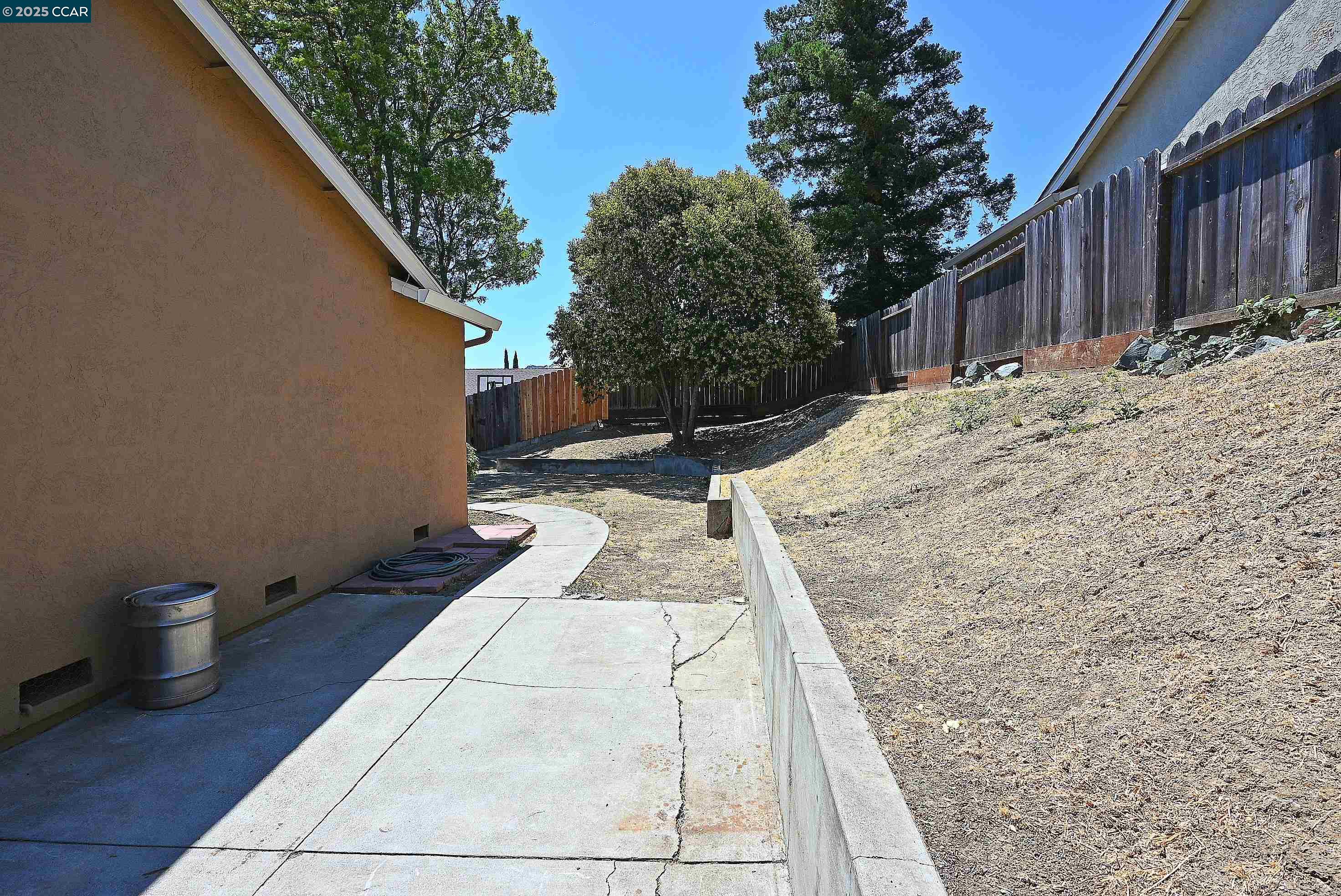 Detail Gallery Image 15 of 58 For 4309 Oakdale Place, Pittsburg,  CA 94565 - 4 Beds | 2/1 Baths