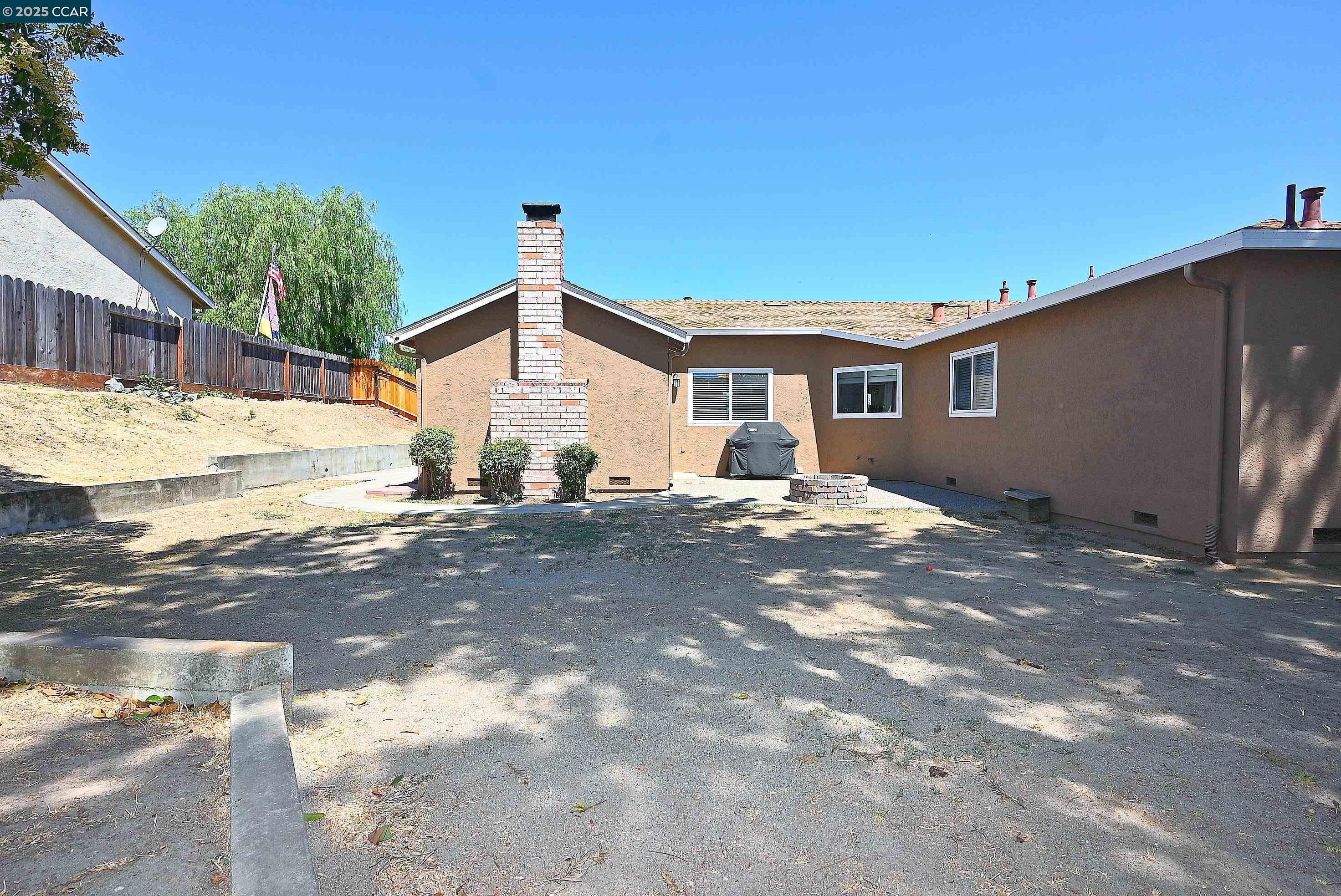 Detail Gallery Image 16 of 58 For 4309 Oakdale Place, Pittsburg,  CA 94565 - 4 Beds | 2/1 Baths