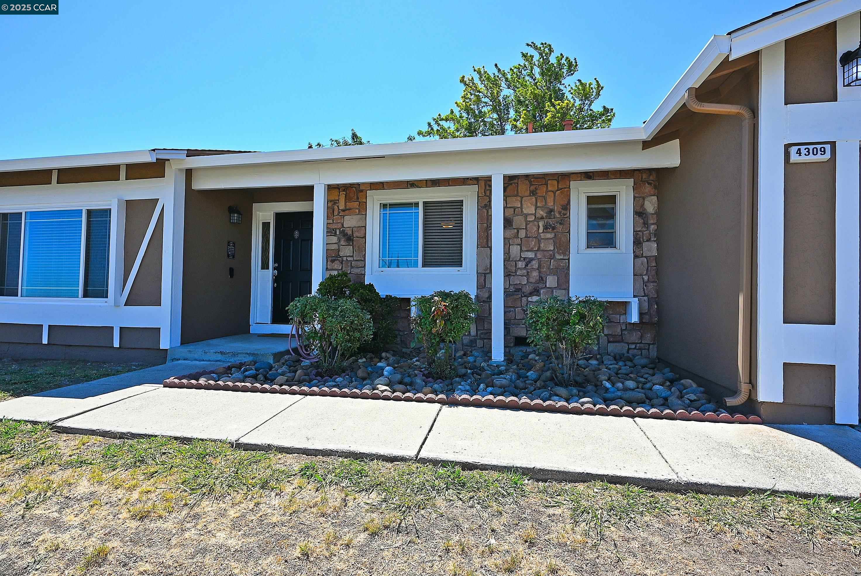 Detail Gallery Image 23 of 58 For 4309 Oakdale Place, Pittsburg,  CA 94565 - 4 Beds | 2/1 Baths