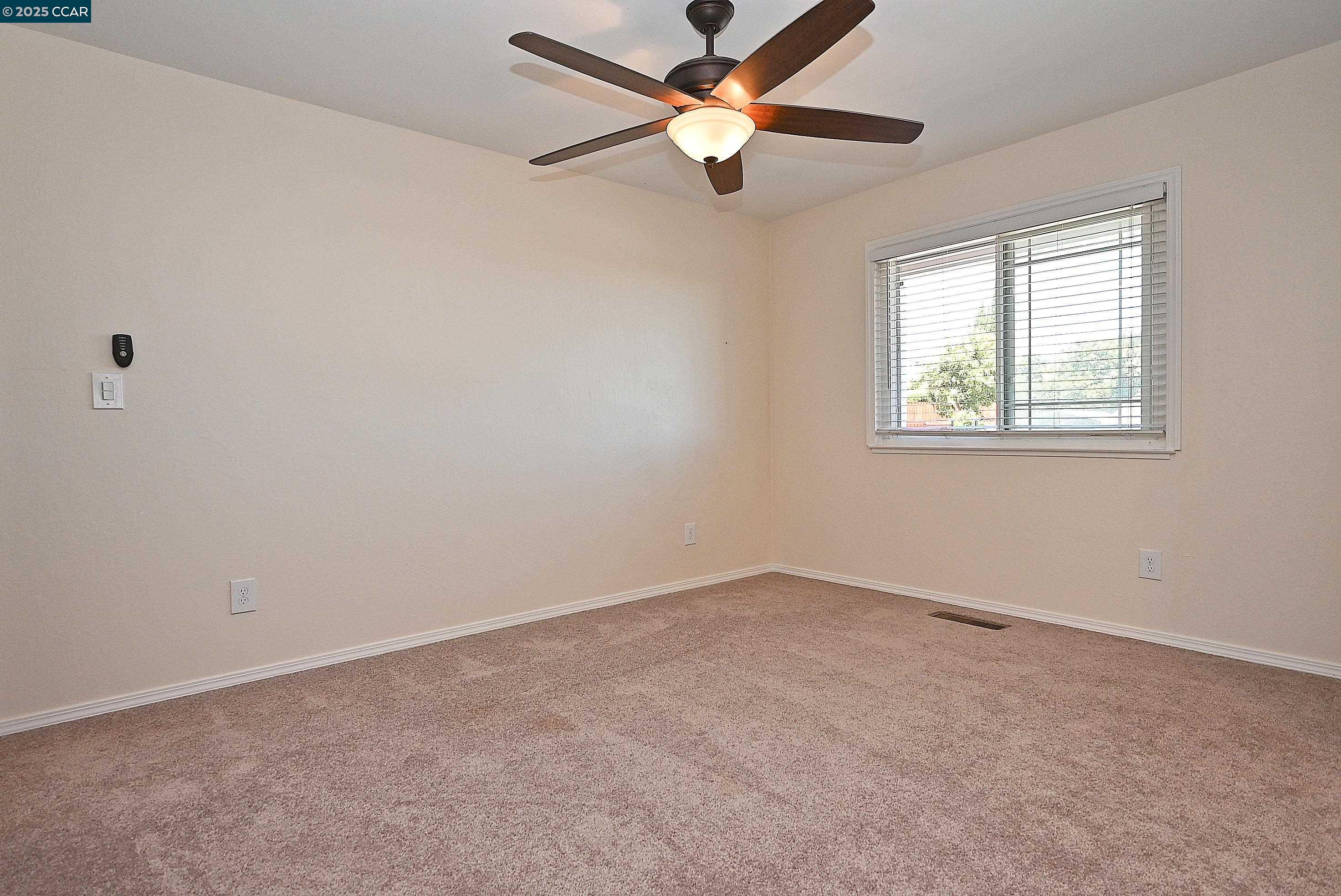 Detail Gallery Image 30 of 58 For 4309 Oakdale Place, Pittsburg,  CA 94565 - 4 Beds | 2/1 Baths