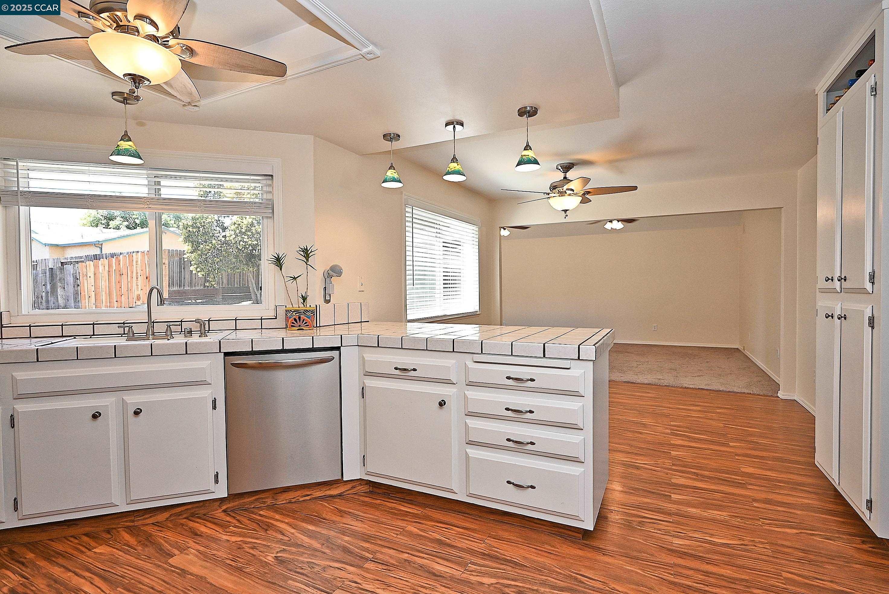 Detail Gallery Image 40 of 58 For 4309 Oakdale Place, Pittsburg,  CA 94565 - 4 Beds | 2/1 Baths