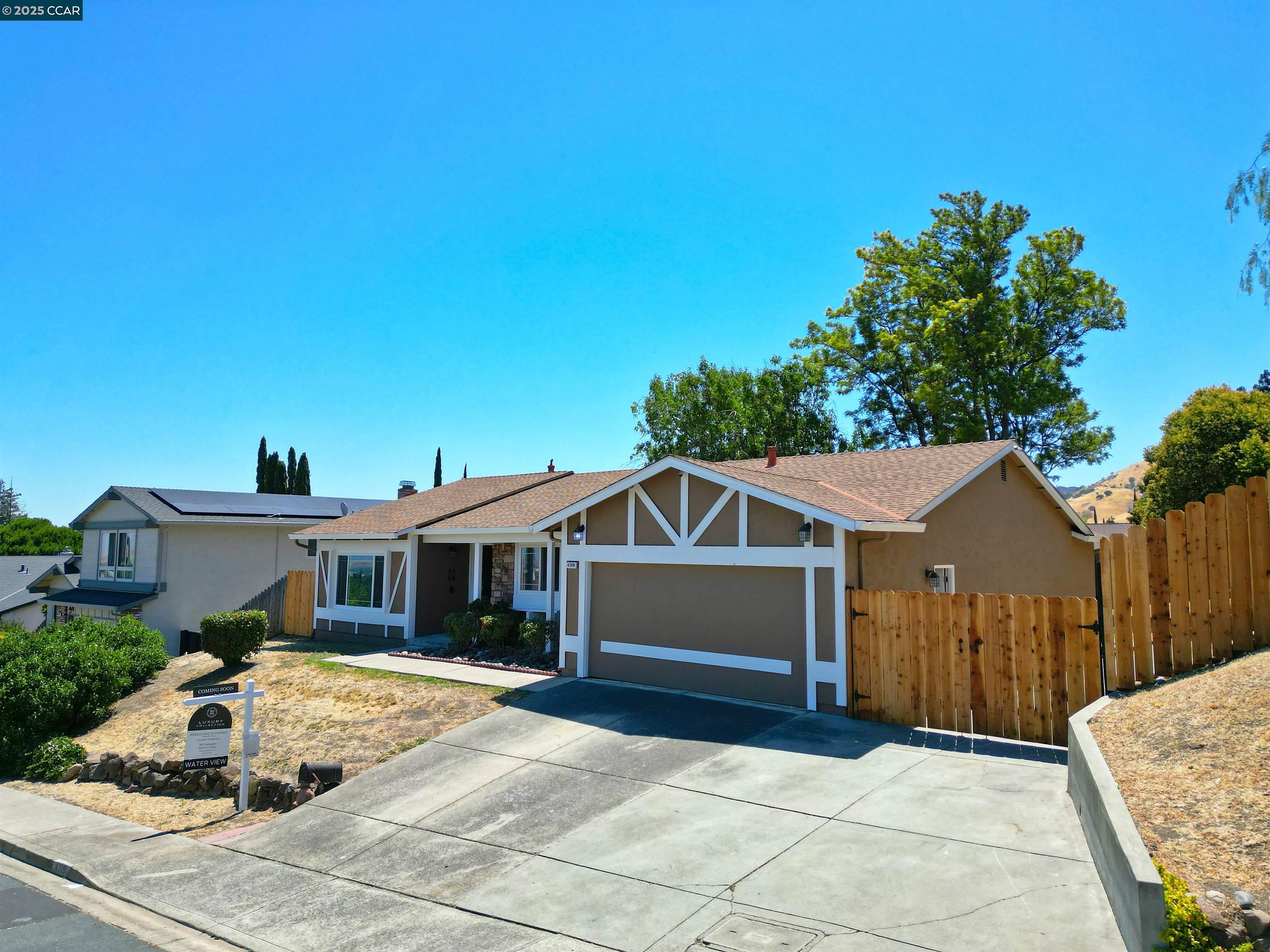 Detail Gallery Image 6 of 58 For 4309 Oakdale Place, Pittsburg,  CA 94565 - 4 Beds | 2/1 Baths