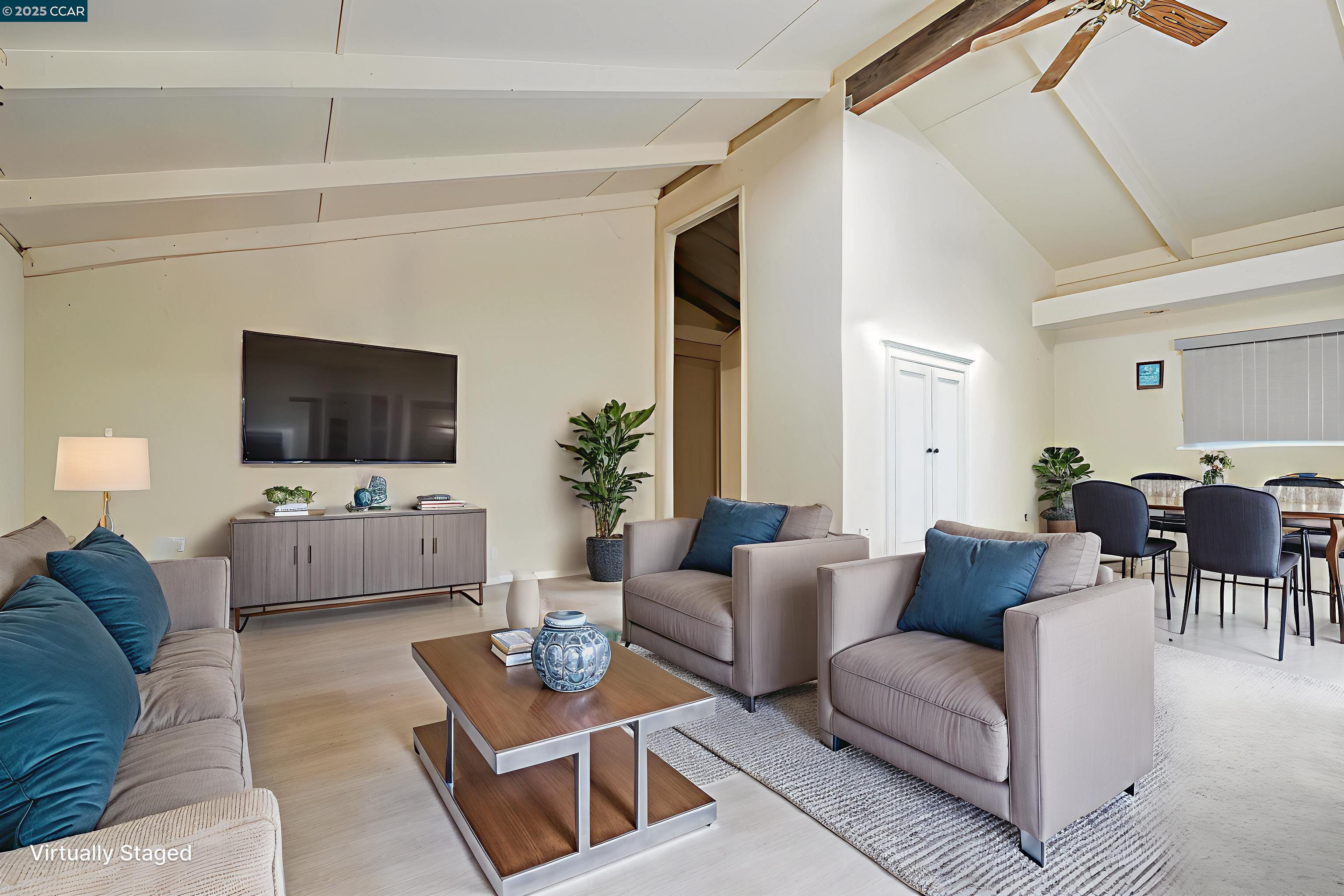 Detail Gallery Image 2 of 17 For 1971 Emerald St, Concord,  CA 94518 - 4 Beds | 3 Baths