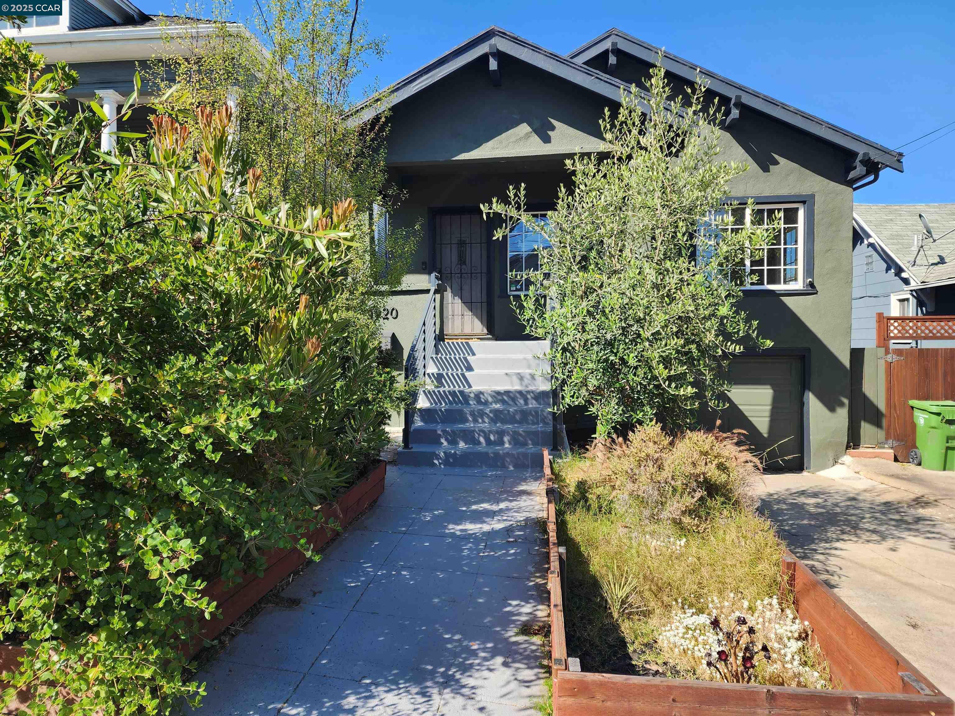Detail Gallery Image 1 of 36 For 1920 E 24th St, Oakland,  CA 94606 - 3 Beds | 2 Baths