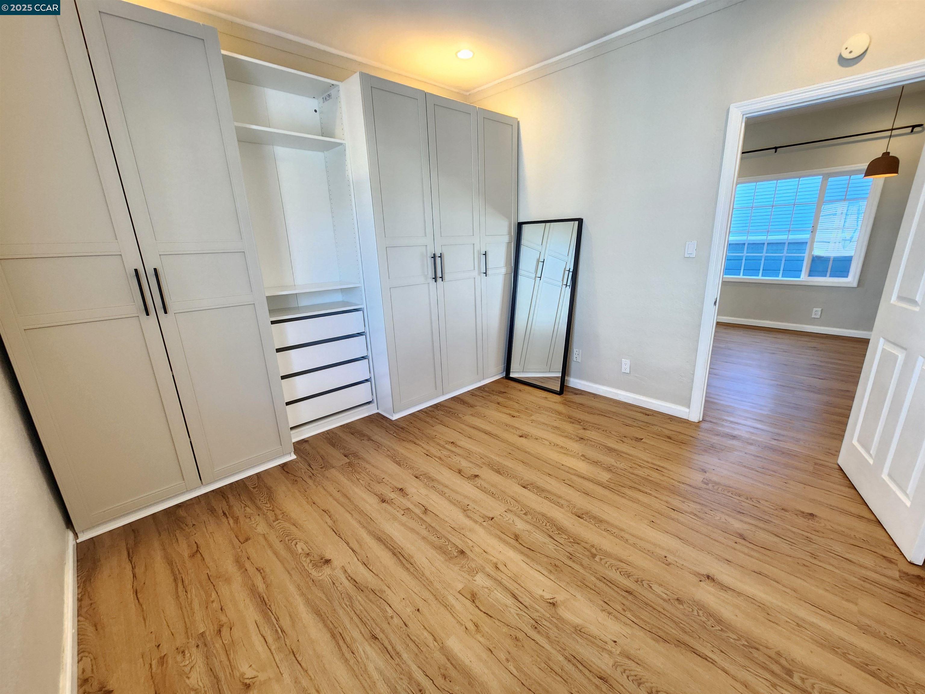 Detail Gallery Image 17 of 36 For 1920 E 24th St, Oakland,  CA 94606 - 3 Beds | 2 Baths