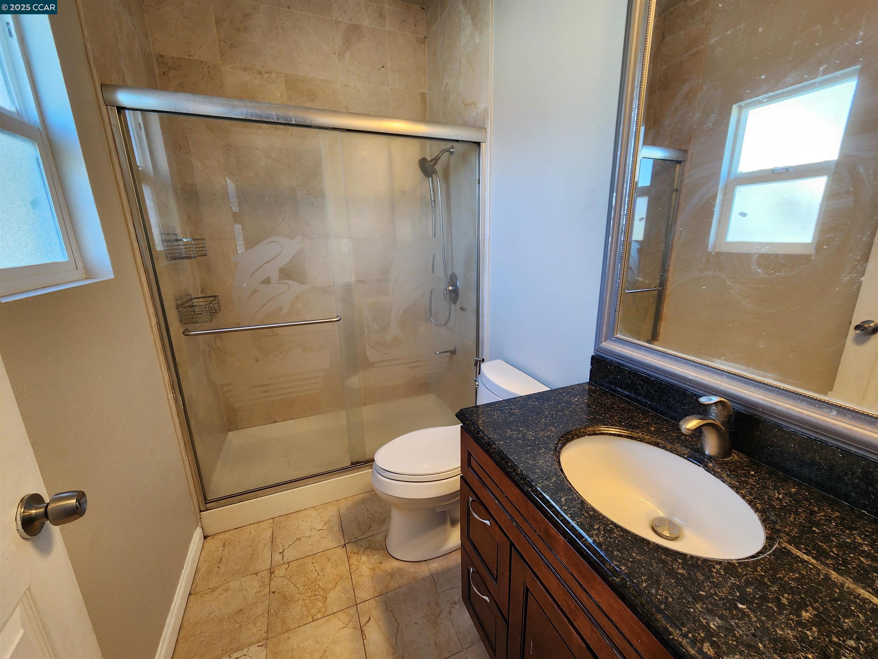 Detail Gallery Image 23 of 36 For 1920 E 24th St, Oakland,  CA 94606 - 3 Beds | 2 Baths