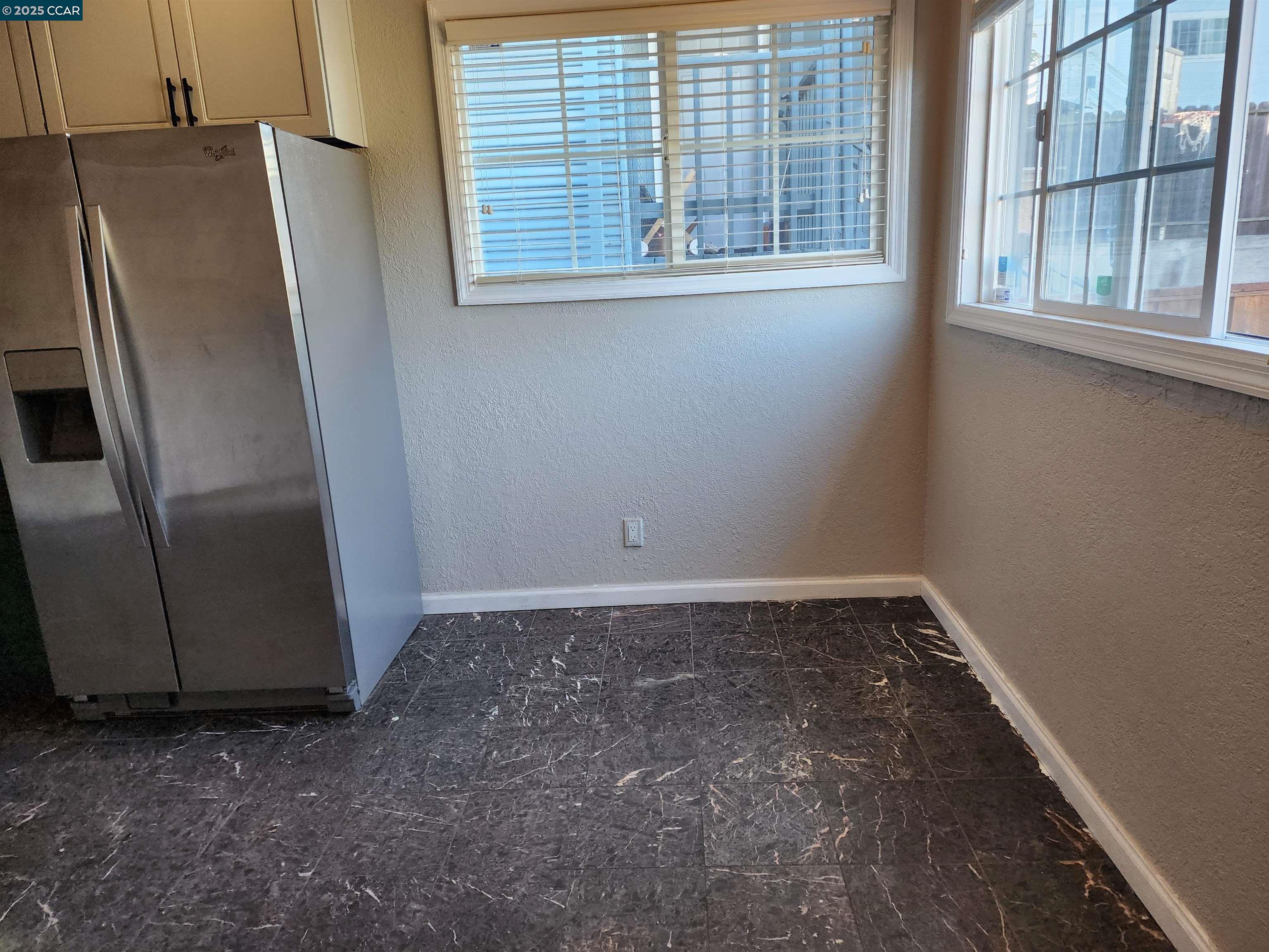 Detail Gallery Image 28 of 36 For 1920 E 24th St, Oakland,  CA 94606 - 3 Beds | 2 Baths