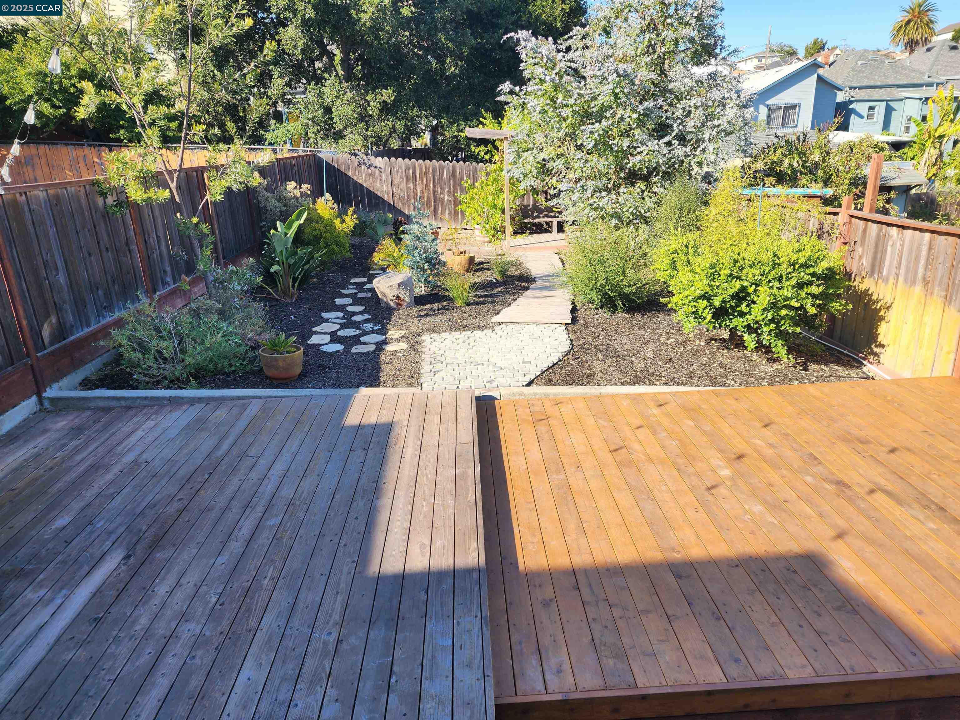 Detail Gallery Image 30 of 36 For 1920 E 24th St, Oakland,  CA 94606 - 3 Beds | 2 Baths